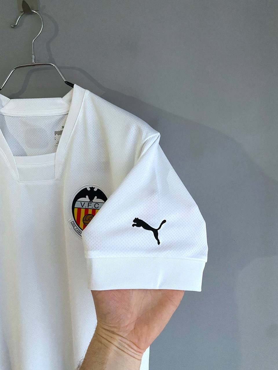 Puma Puma Valencia CF 2022/2023 Home Soccer Jersey, Size M Size US M / EU 48-50 / 2 - 8 Thumbnail