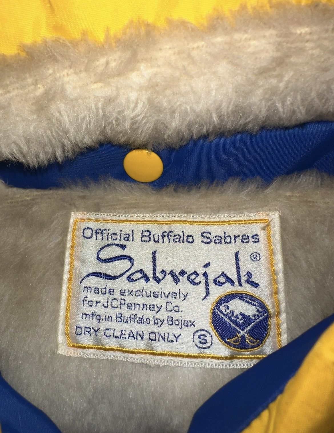 NHL × Vintage Vintage Nhl Buffalo Sabres Sabrejak Jacket Size Small Size US S / EU 44-46 / 1 - 3 Thumbnail