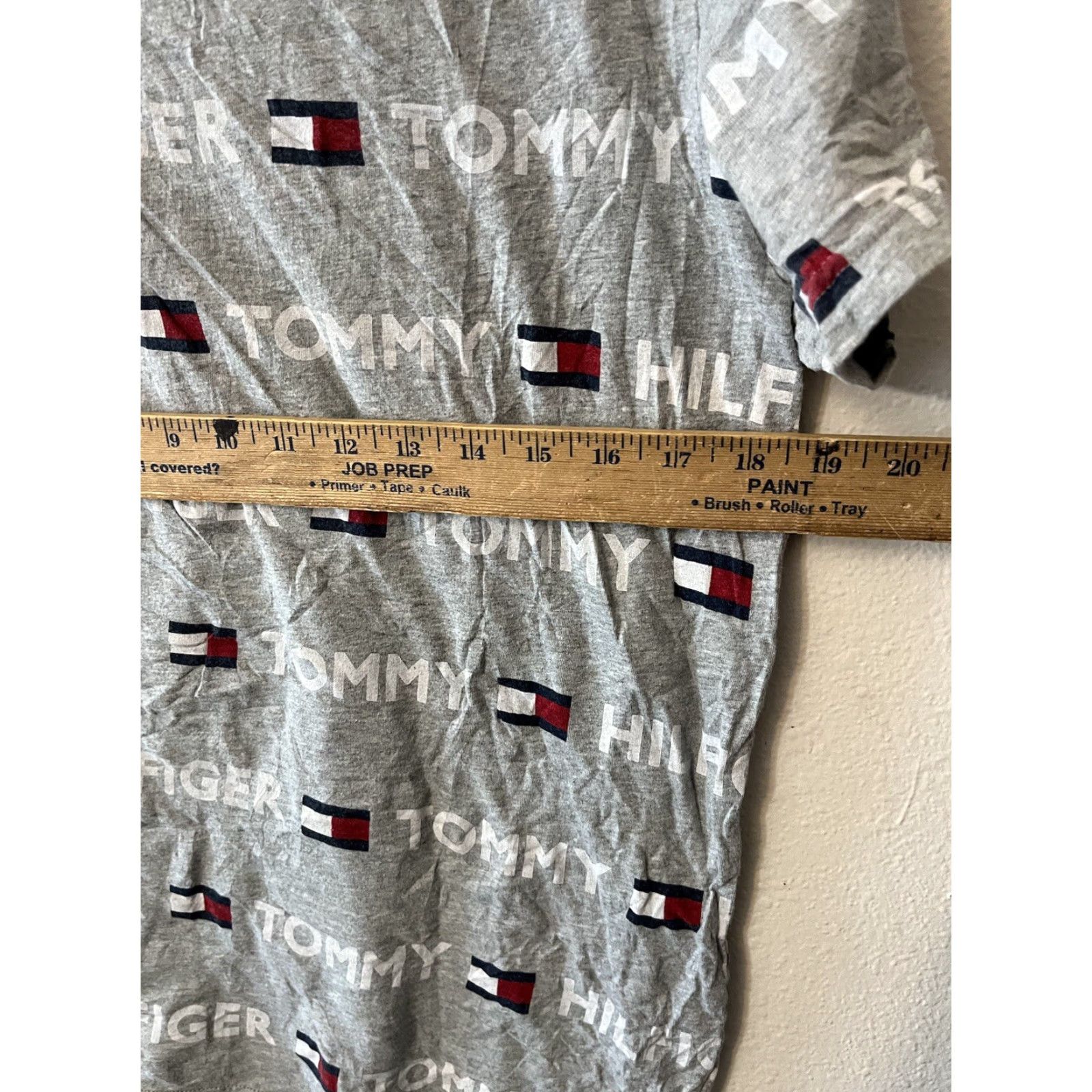 Tommy Hilfiger TOMMY HILFIGER Men's Small Crew Neck T-Shirt Short Sleeve Solid Gray Sleepwear with Logo Size US S / EU 44-46 / 1 - 5 Thumbnail