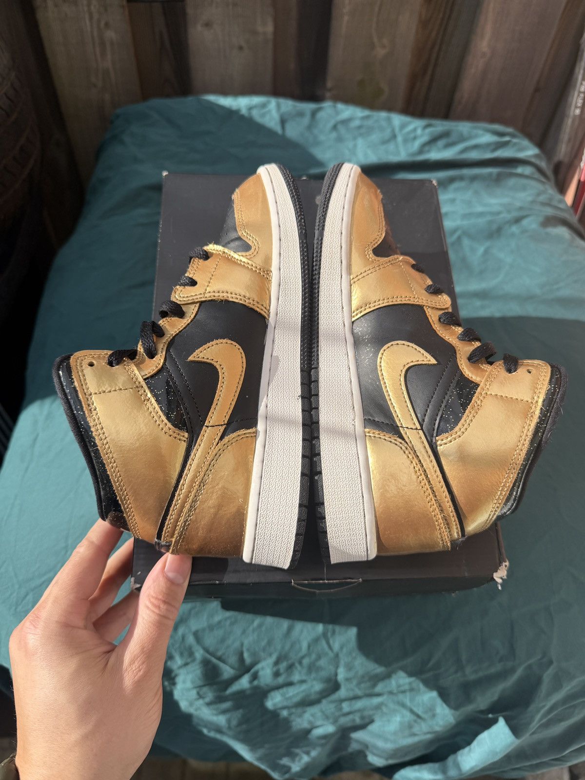 Jordan Brand Jordan 1 Mid Black Gold Size US 6.5 / IT 36.5 - 4 Thumbnail