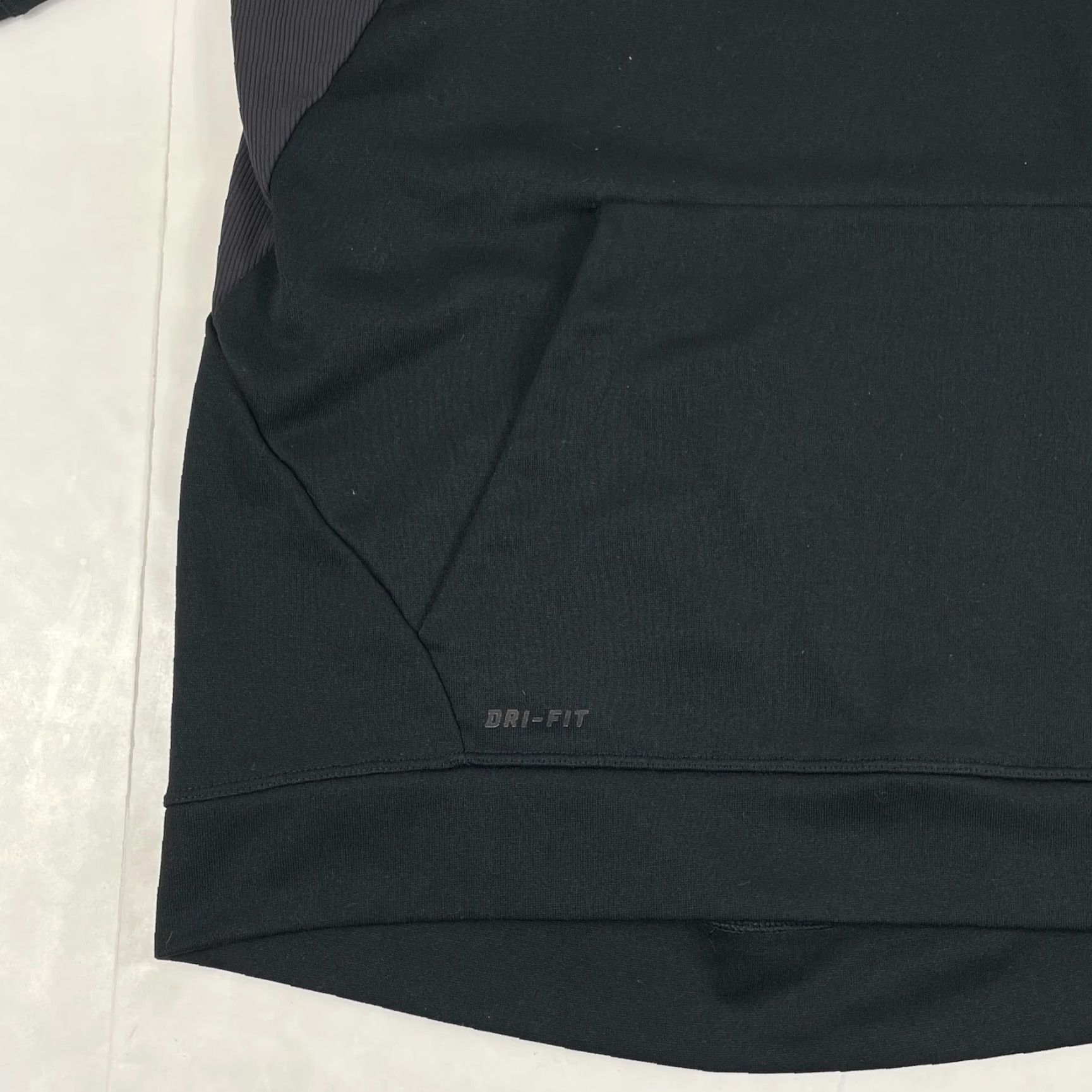 Nike VINTAGE Nike Hoodie Mens M Black Dri Fit Short Sleeve Workout Gym Training Lined Size US M / EU 48-50 / 2 - 5 Thumbnail