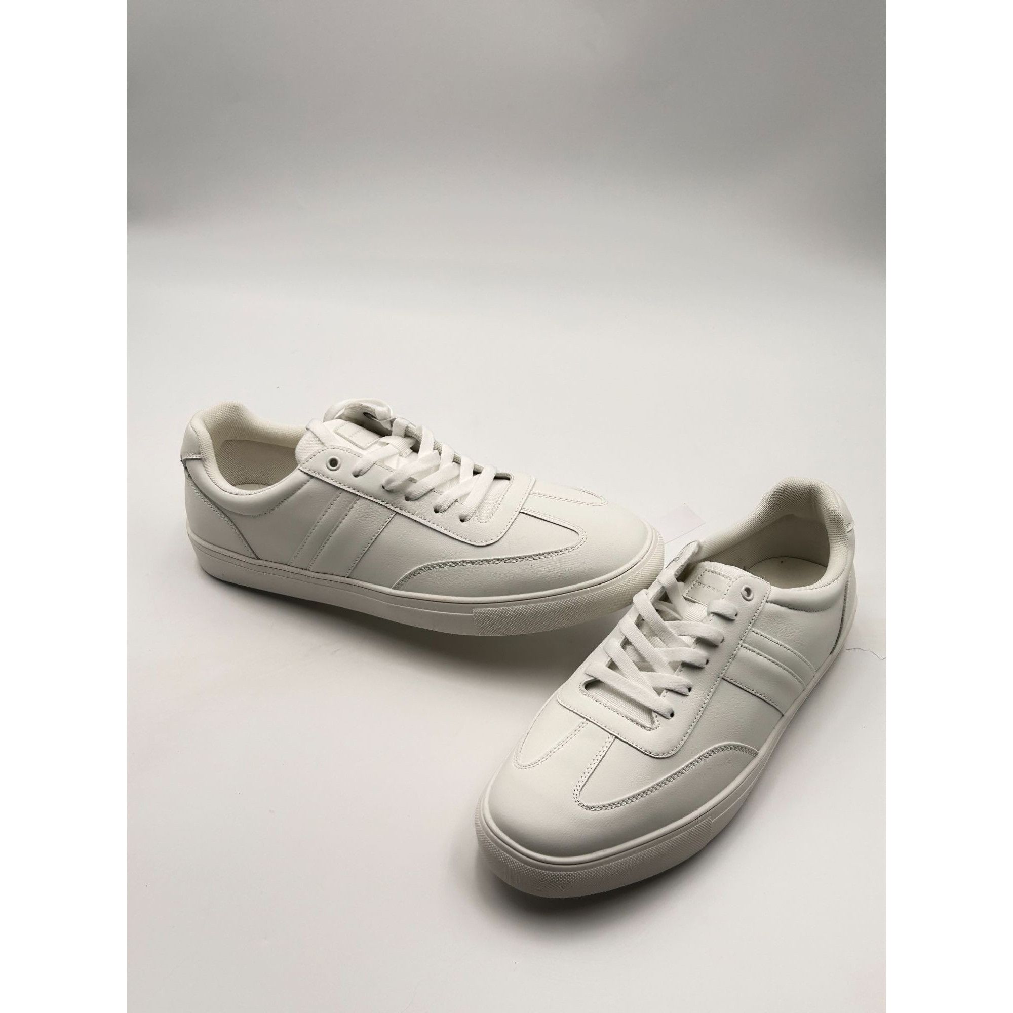 Perry Ellis Perry Ellis Portfolio White Low Top Sneakers Men US 12 Casua Size US 12 / EU 45 - 6 Thumbnail