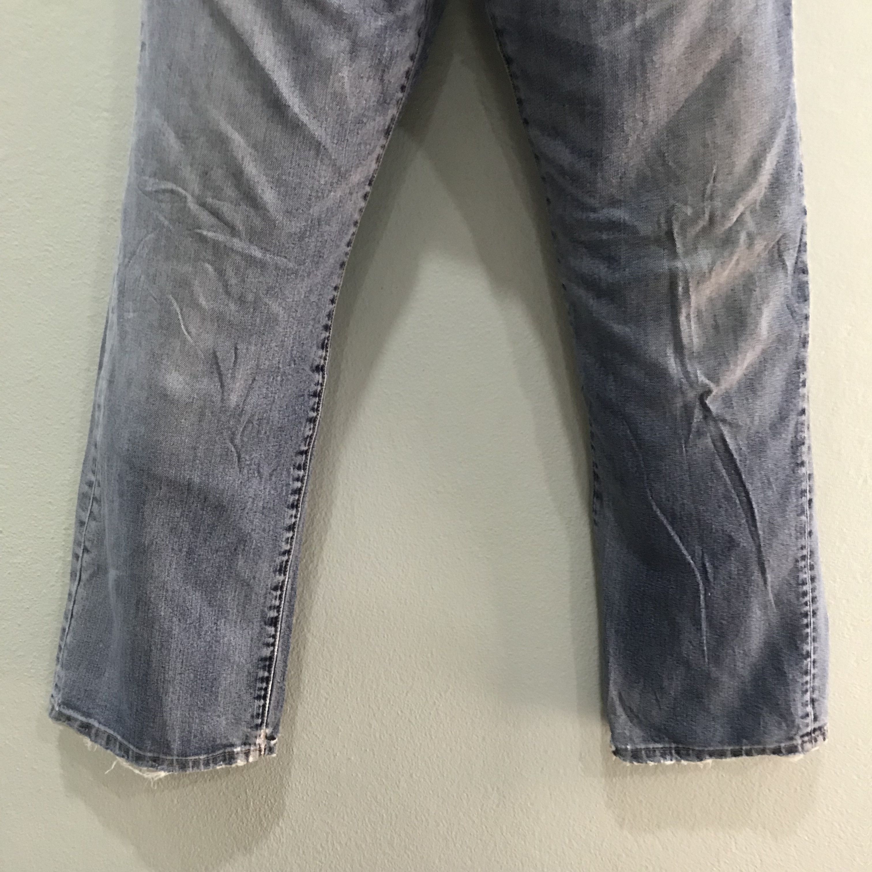 Levi's Vintage Levi’s 569 Relaxed Straight Stone Washed Faded Blue Size US 32 / EU 48 - 4 Thumbnail
