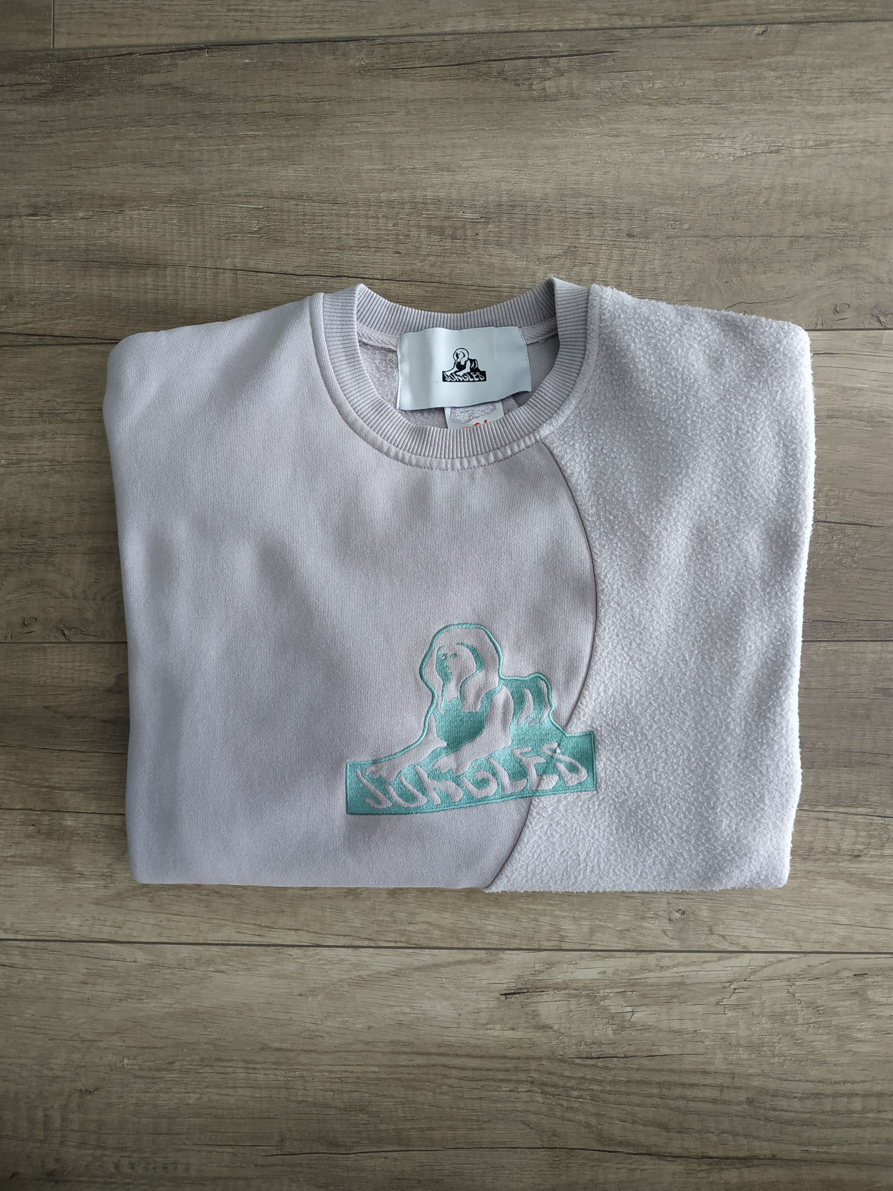 Jungles Jungles Jungles Men's Plush Front Logo Sweatshirt, s. MEDIUM Size US M / EU 48-50 / 2 - 4 Thumbnail