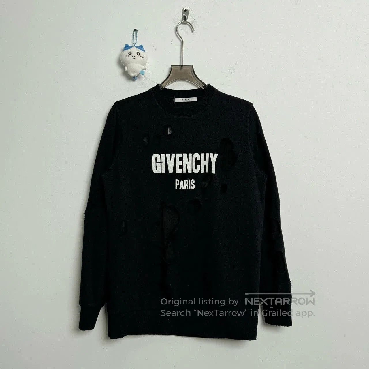 Givenchy Givenchy Distressed Logo Sweatshirt XS. Size XS / US 0-2 / IT 36-38 - 1 Thumbnail