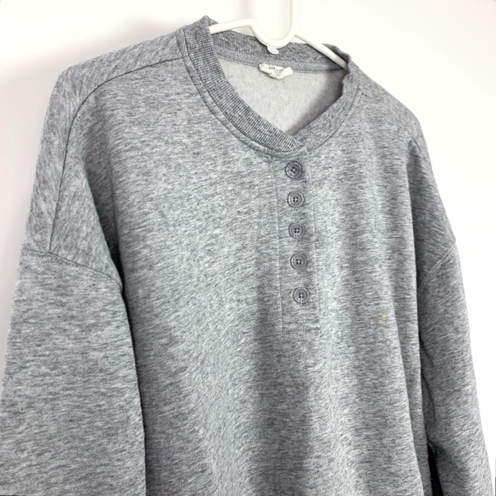 Vintage VINTAGE Reflex Life Is Out There Supersoft Gray Retro Henley Sweatshirt Shirt XL Women Pullover Gray Henley 90s Style Womens Size XL / US 12-14 / IT 48-50 - 2 Thumbnail