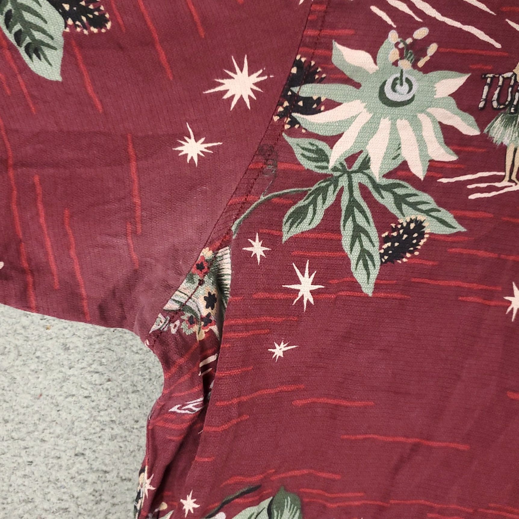 Tommy Bahama Tommy Bahama Shirt Mens XL Red Christmas Print Hawaiian Button Up Short Sleeve Classic Aloha Beach Size US XL / EU 56 / 4 - 3 Thumbnail