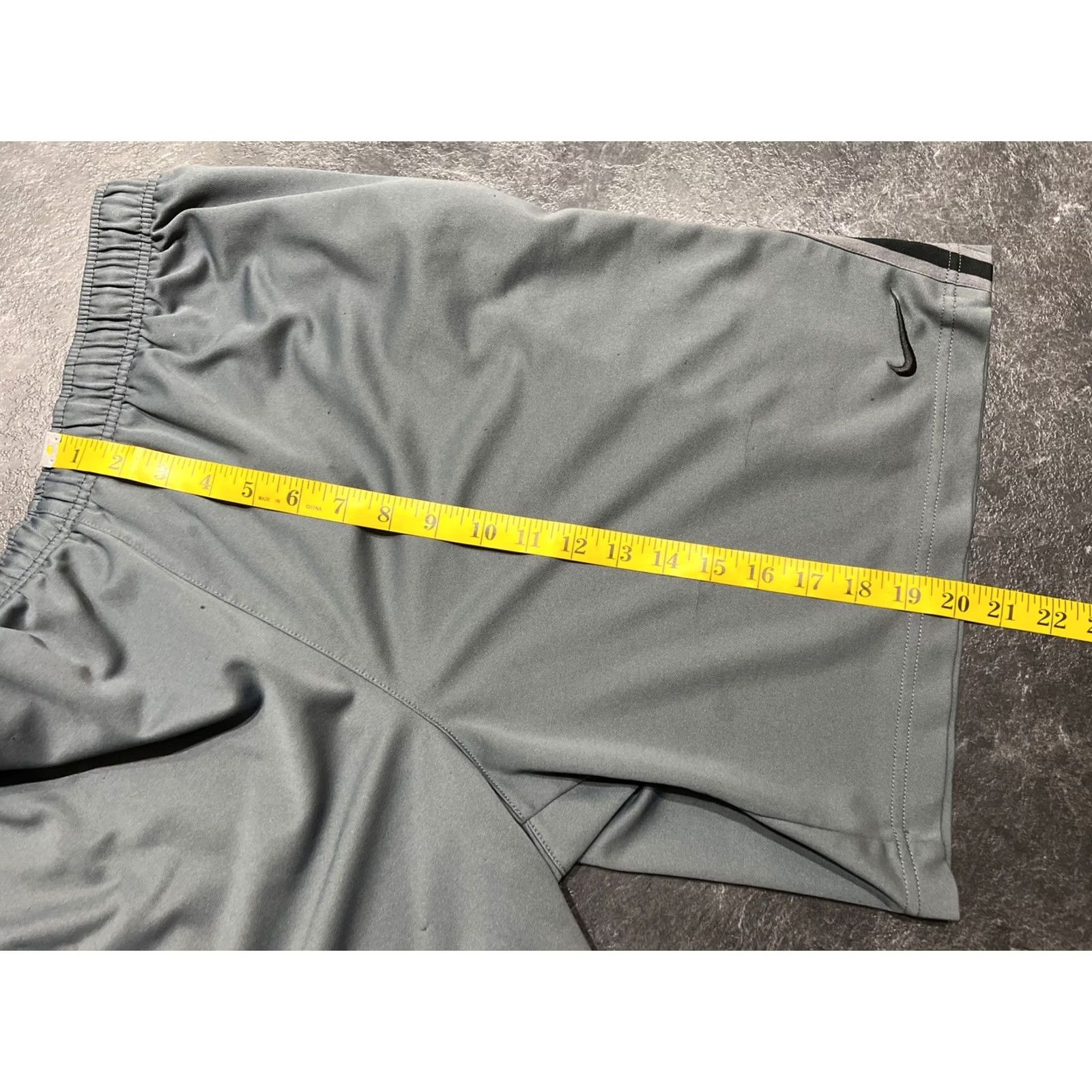 Nike Nike Men’s Dri-Fit Shorts Gray XL Running Shorts Athletic Pockets Adjustable Waist Lightweight Size US 36 / EU 52 - 6 Thumbnail