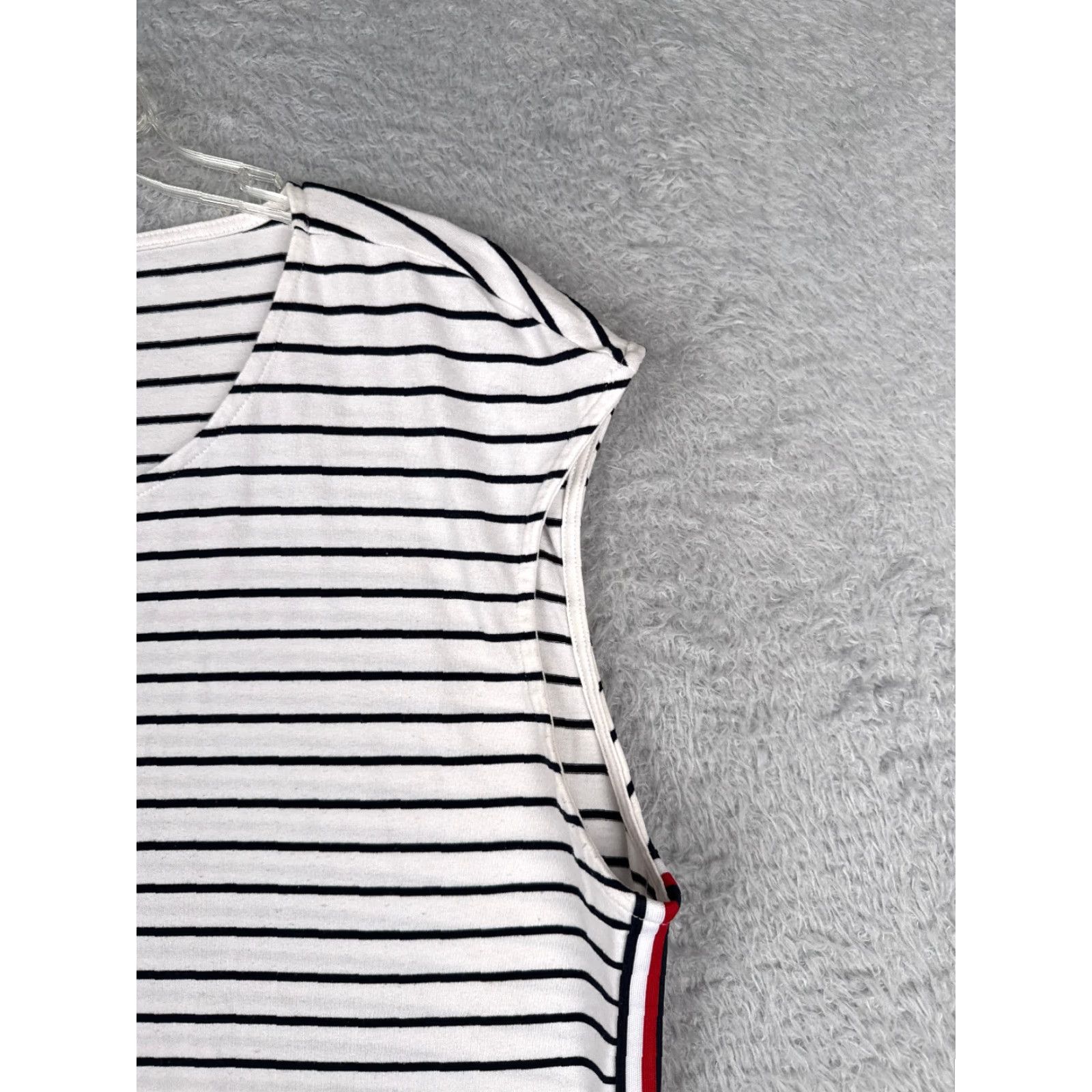 Tommy Hilfiger VINTAGE Tommy Hilfiger Shirt Women XL White Stripe Tank Sleeveless Poly Blend Casual Workwear 80s 90s Mens Girls Womens Size XL / US 12-14 / IT 48-50 - 2 Thumbnail