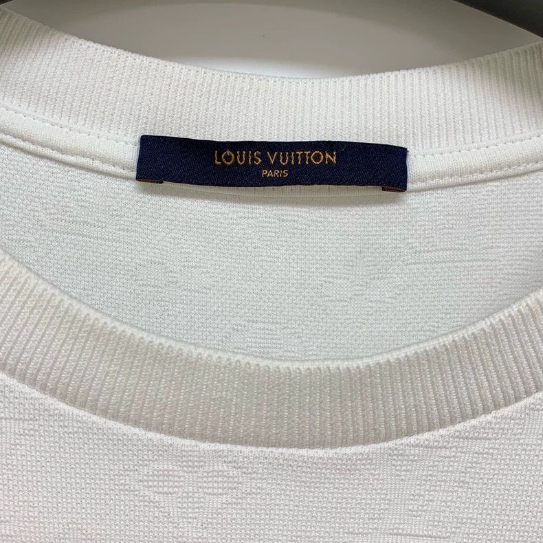 Louis Vuitton Louis Vuitton White full print short sleeve Size US M / EU 48-50 / 2 - 2 Thumbnail