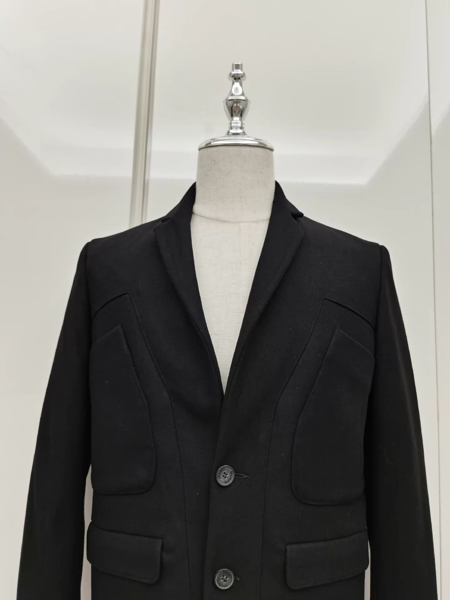 Pierre Balmain Pierre Balmain short wool-cashmere black jacket 50 Size US M / EU 48-50 / 2 - 2 Thumbnail