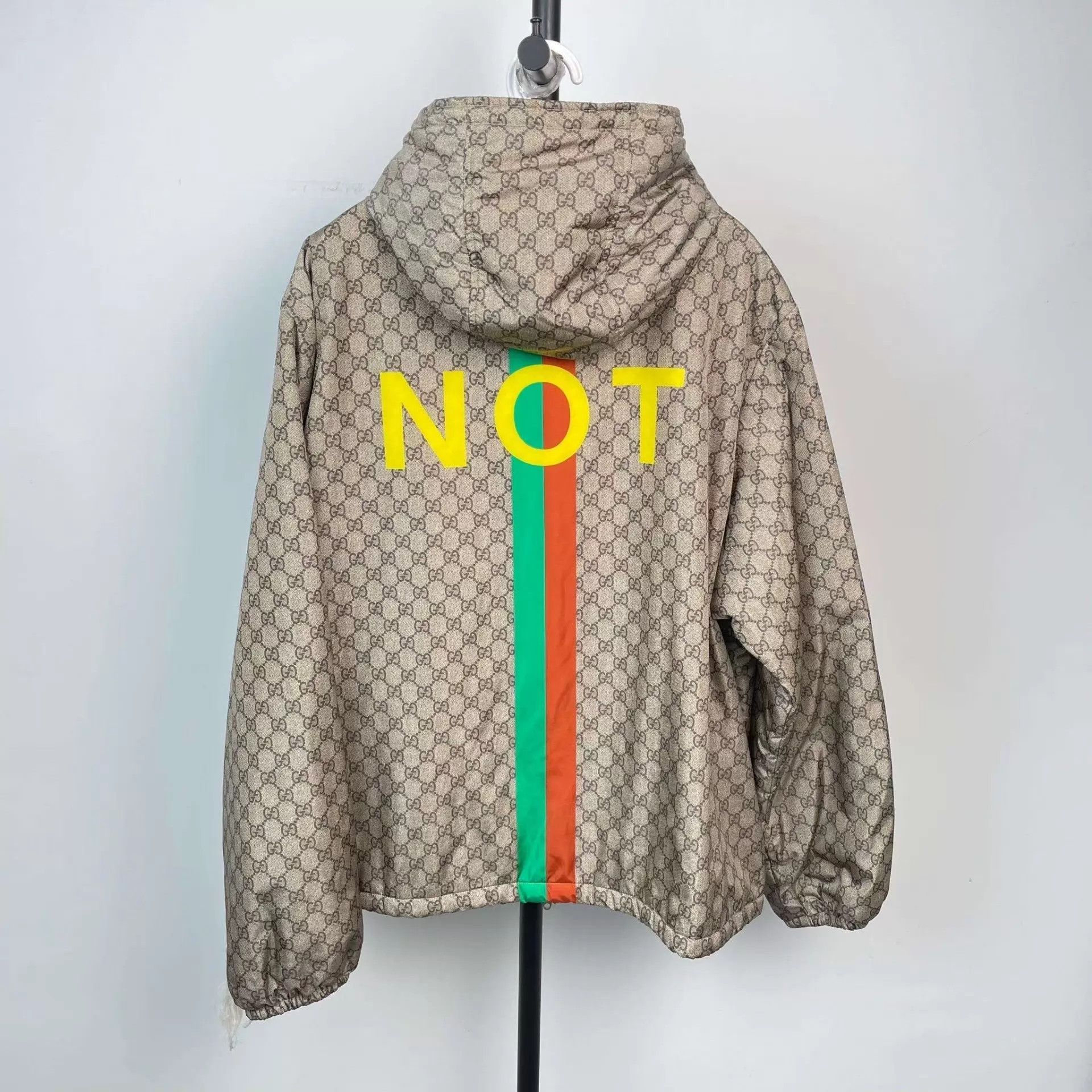 Gucci Gucci men's 97 New brown GG allover jacket 52 Size US L / EU 52-54 / 3 - 2 Thumbnail