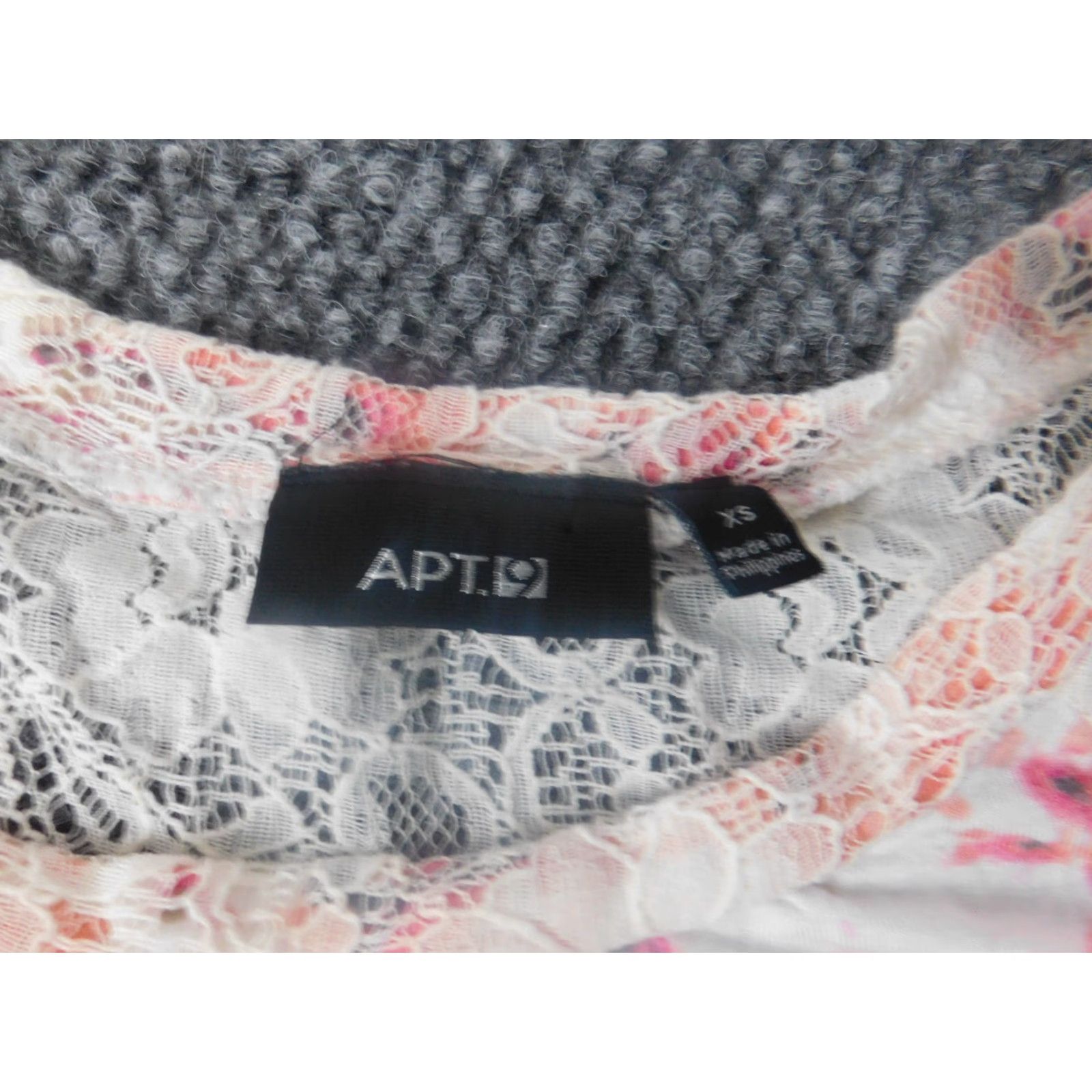 Apt. 9 Apt. 9 Blouse Womens XS Red Floral Short Sleeve Round Neck Pullover Dolman Sleeve Button Casual Regular Size XS / US 0-2 / IT 36-38 - 4 Thumbnail