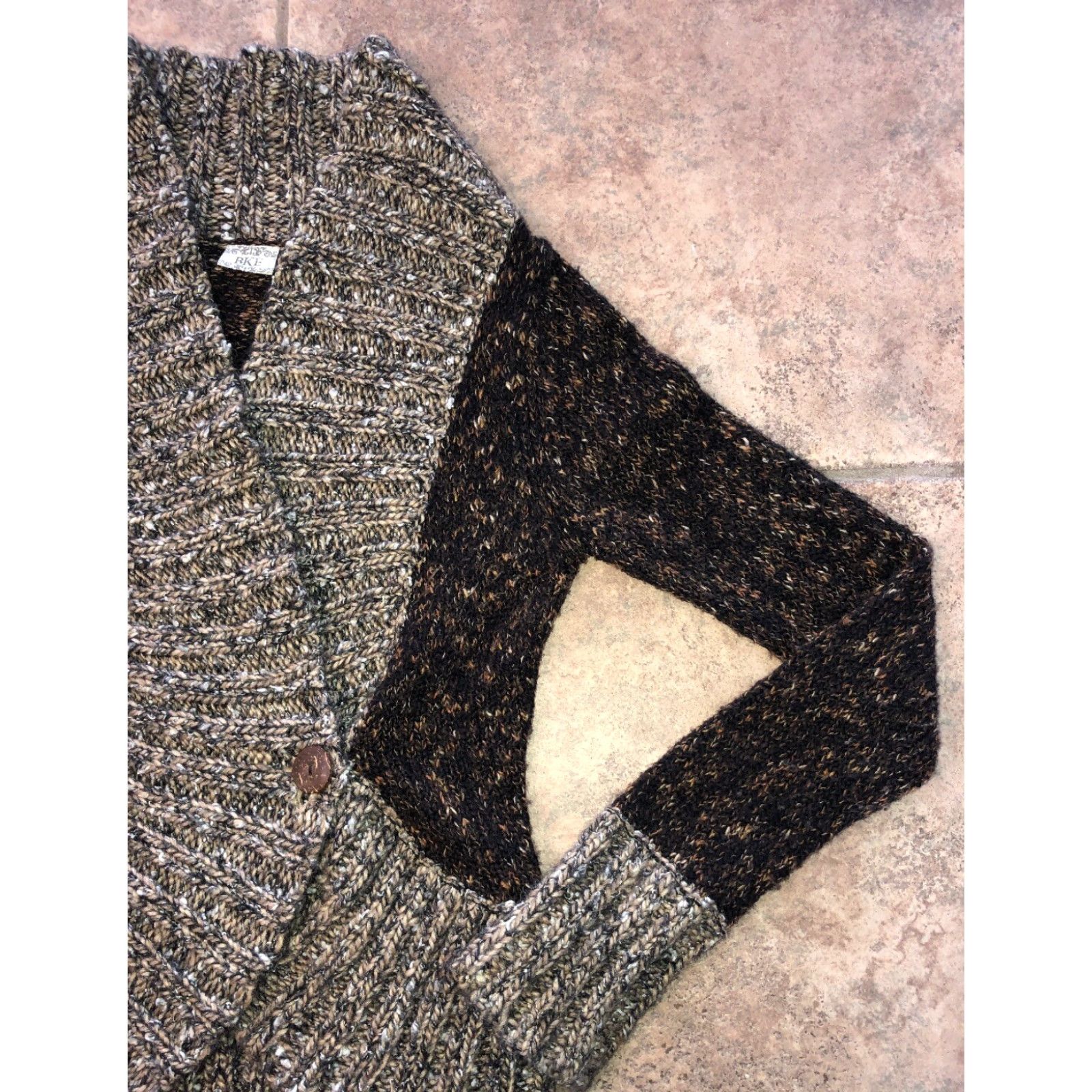 Vintage BKE Womens Soft Acrylic 1 Button Sweater Size M Multifunction Size M / US 6-8 / IT 42-44 - 3 Thumbnail