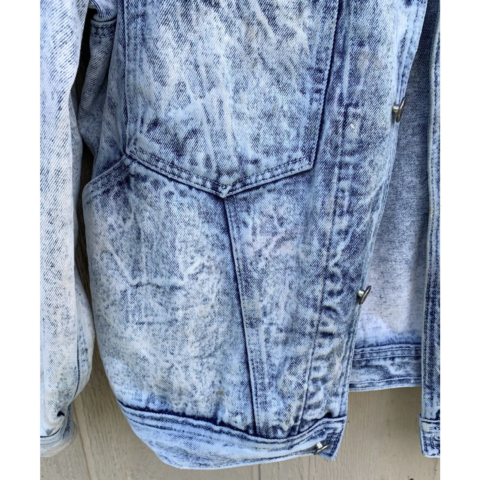 Vintage VINTAGE Squeeze Denim Ice Aged Jeans Jacket Blue 80s 90s Style Acid Wash Size L Grunge Mens Womens Boys Girls Denim Jacket Jeans Size US 33 - 4 Thumbnail