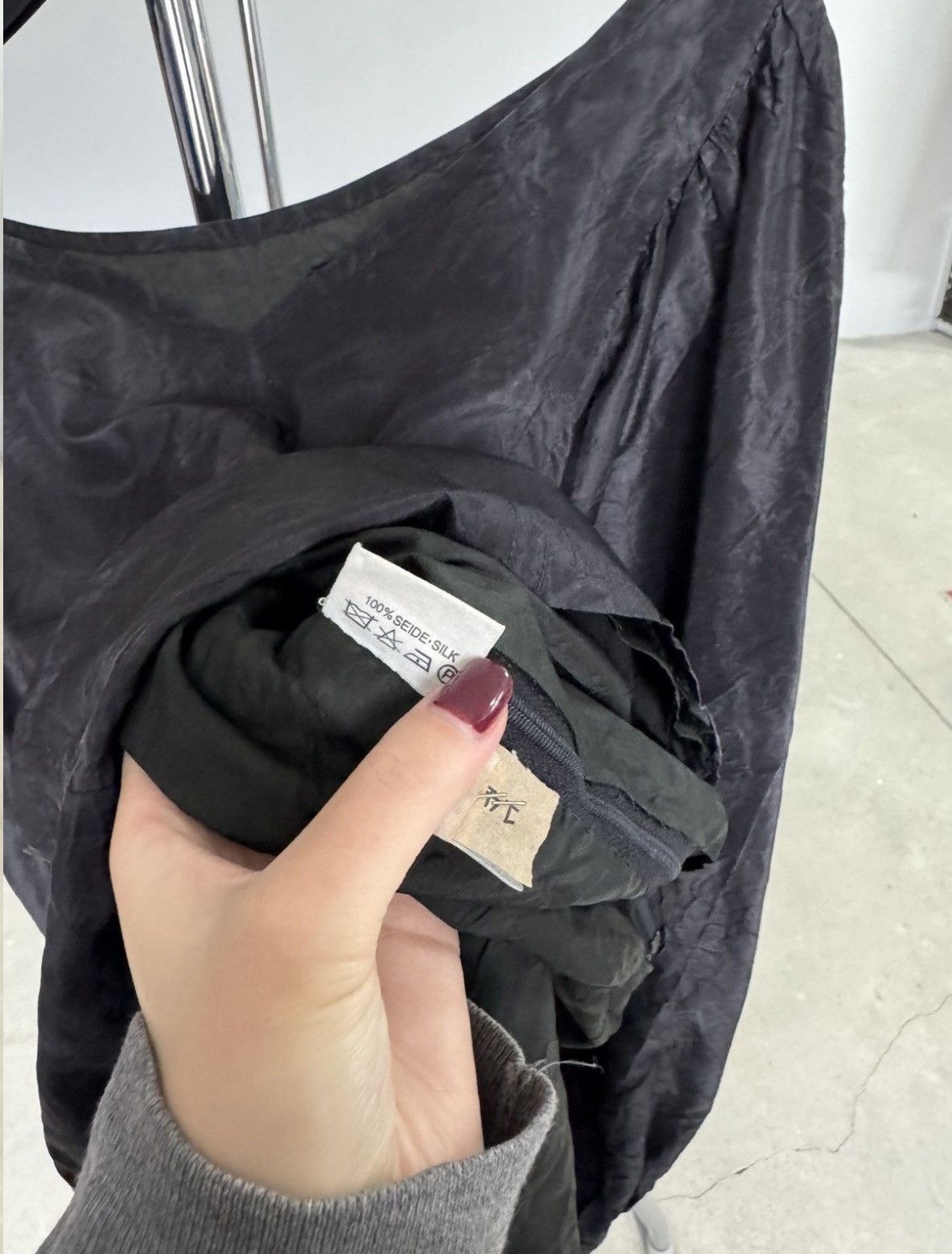 Jil Sander Jil Sander + WMNS black Silk Blouse Size L / US 10 / IT 46 - 7 Thumbnail