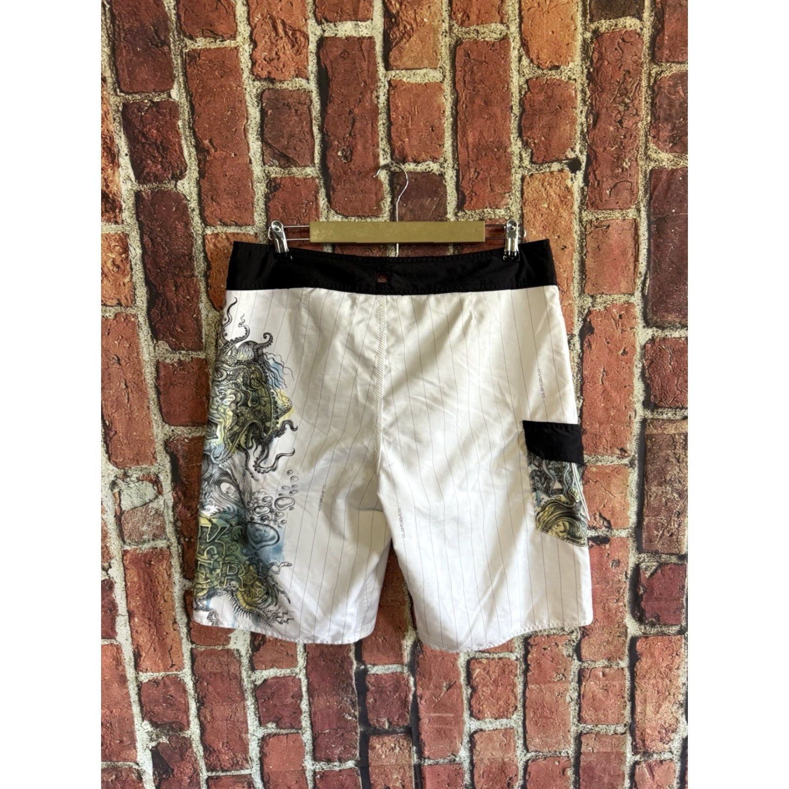 Quiksilver VINTAGE Quiksilver Mens White Boardshorts Skull Graphic Drawstring Size 34 Size ONE SIZE - 2 Thumbnail