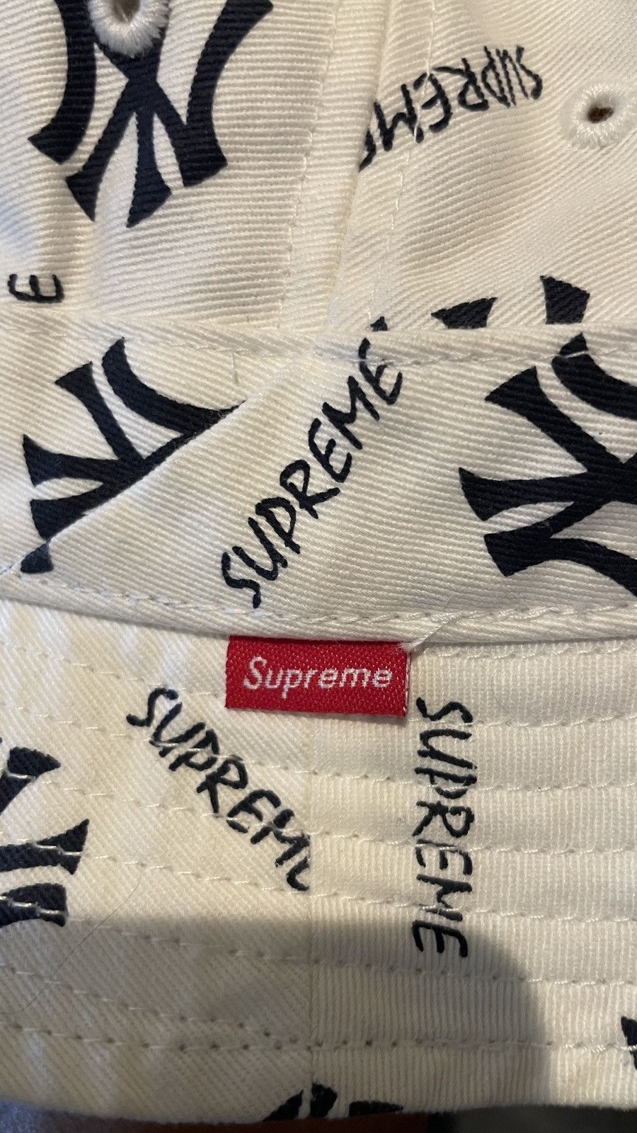 47 Brand × New York Yankees × Supreme Supreme x NY Yankees All Over Print Bucket Hat–White M/Large Size ONE SIZE - 6 Thumbnail