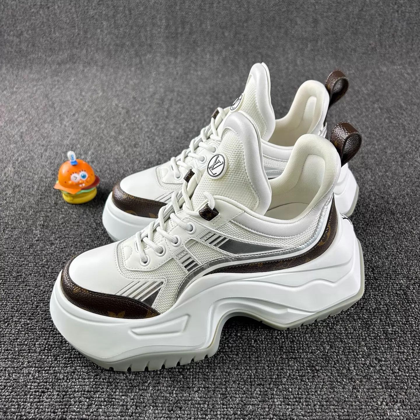 Louis Vuitton Louis Vuitton Archlight 2.0 white size 37.5 Size US 7 / IT 37 - 1 Thumbnail