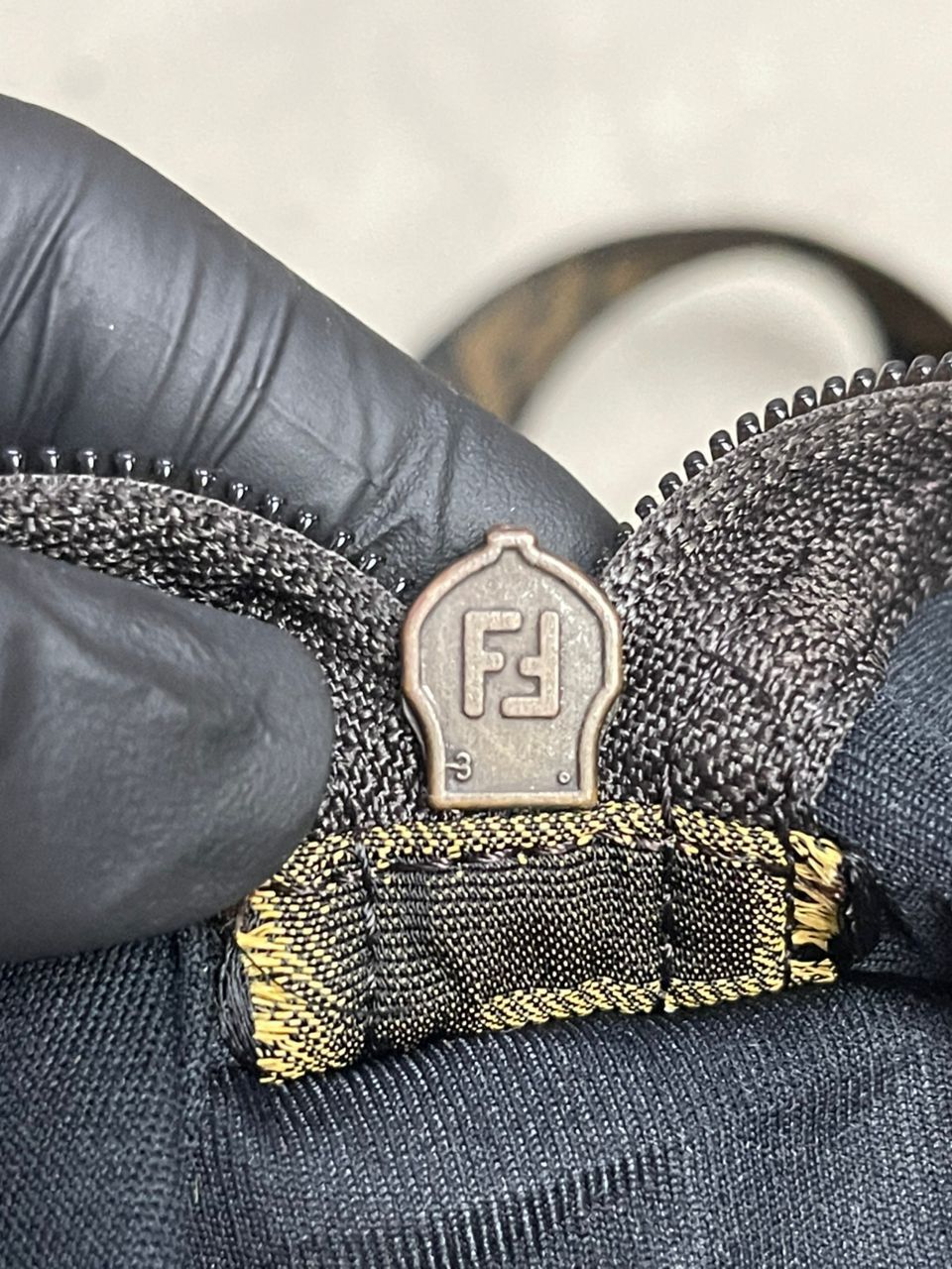 Fendi Vintage Fendi FF Zucca Logo Large Crossbody Size ONE SIZE - 18 Thumbnail