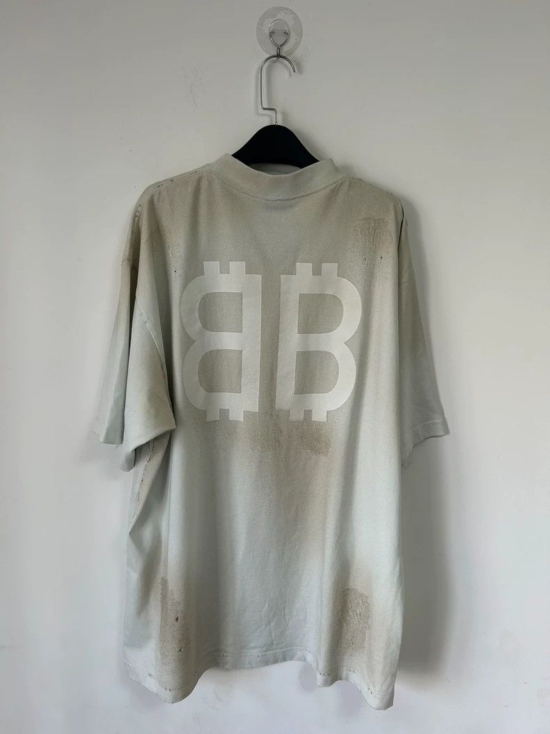 Balenciaga Balenciaga Mud Dye Bitcoin Made Old Short Sleeve T-Shirt B Size US M / EU 48-50 / 2 - 2 Thumbnail