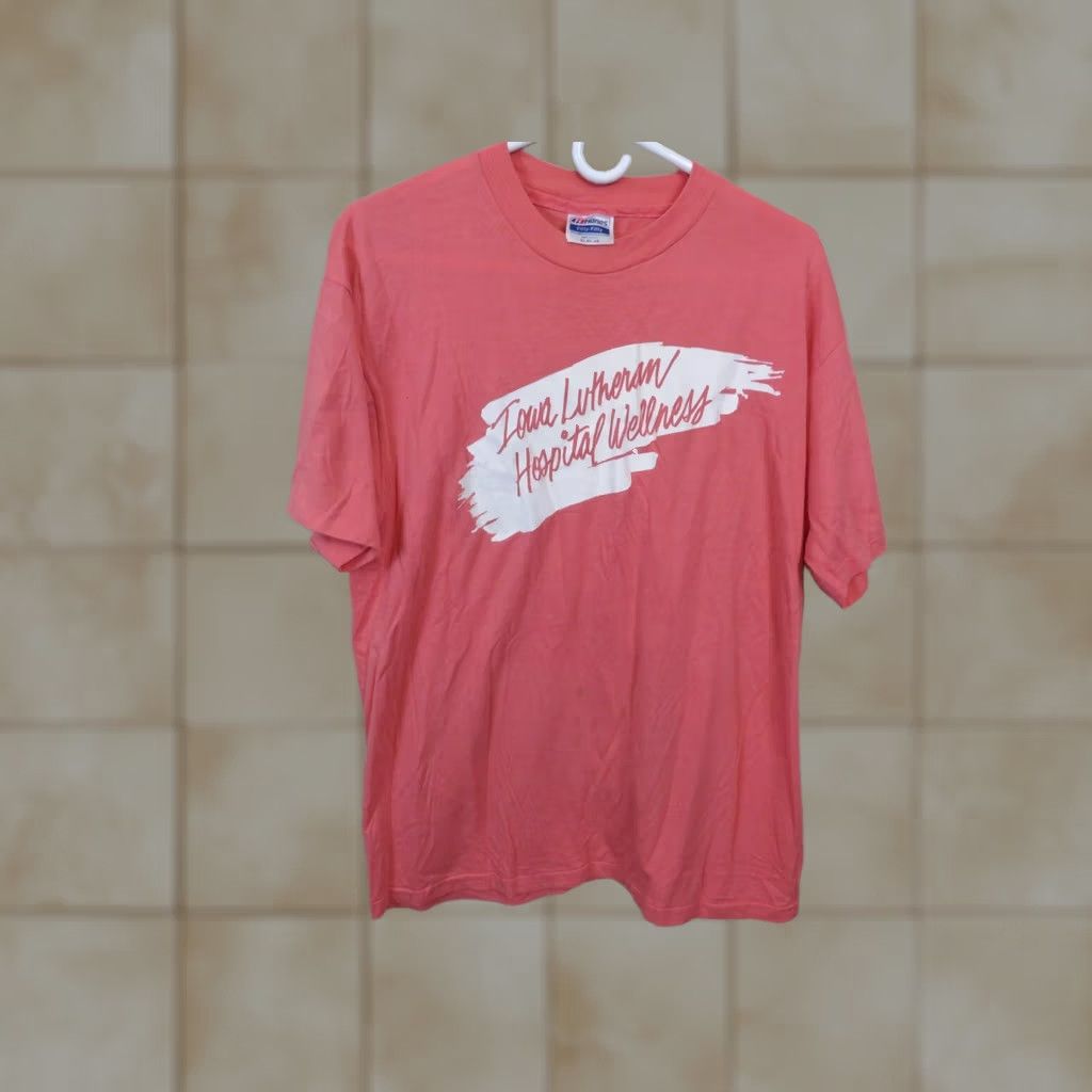 Hanes VINTAGE Iowa Lutheran Hospital Hanes XL T-Shirt USA fifty wellness Size US XL / EU 56 / 4 - 1 Thumbnail