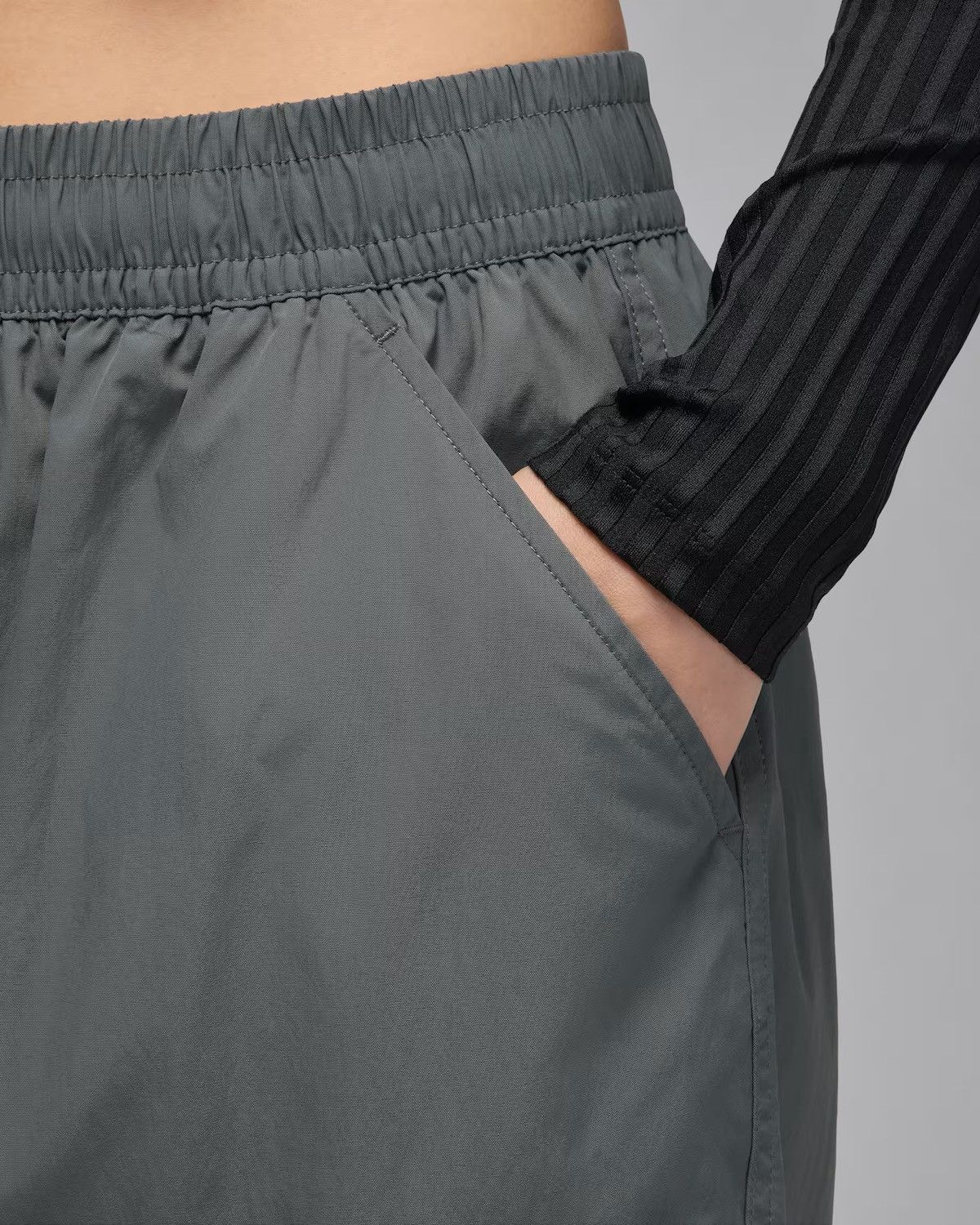Jordan Brand Nike Jordan Pants Flight Chicago Women's Parachute Grey S Size 28" / US 6 / IT 42 - 4 Thumbnail