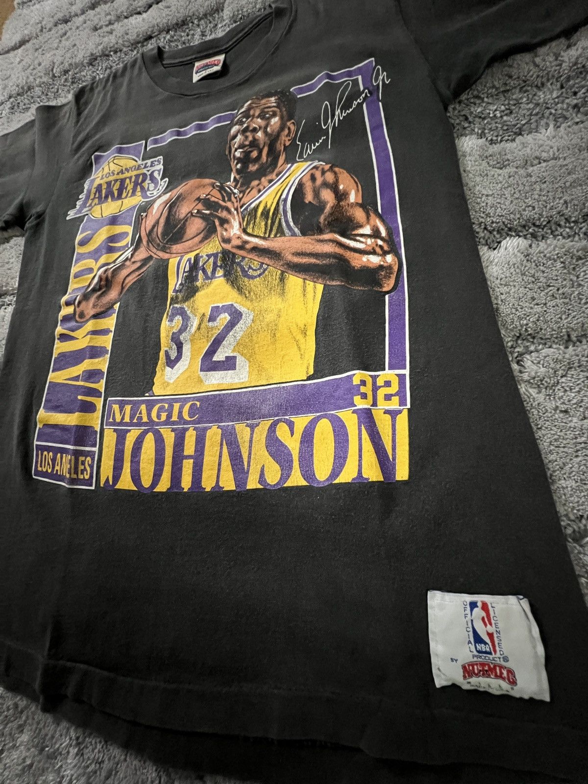 Nutmeg Vintage magic johnson lakers t shirt Size US M / EU 48-50 / 2 - 5 Thumbnail