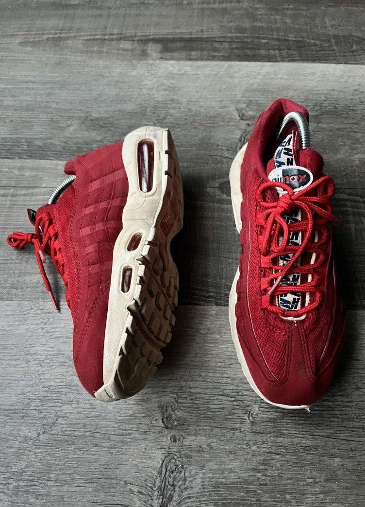 Nike NIKE • Air Max 95 "2017 Pull Tab Red" (7M) Size US 7 / EU 40 - 10 Thumbnail