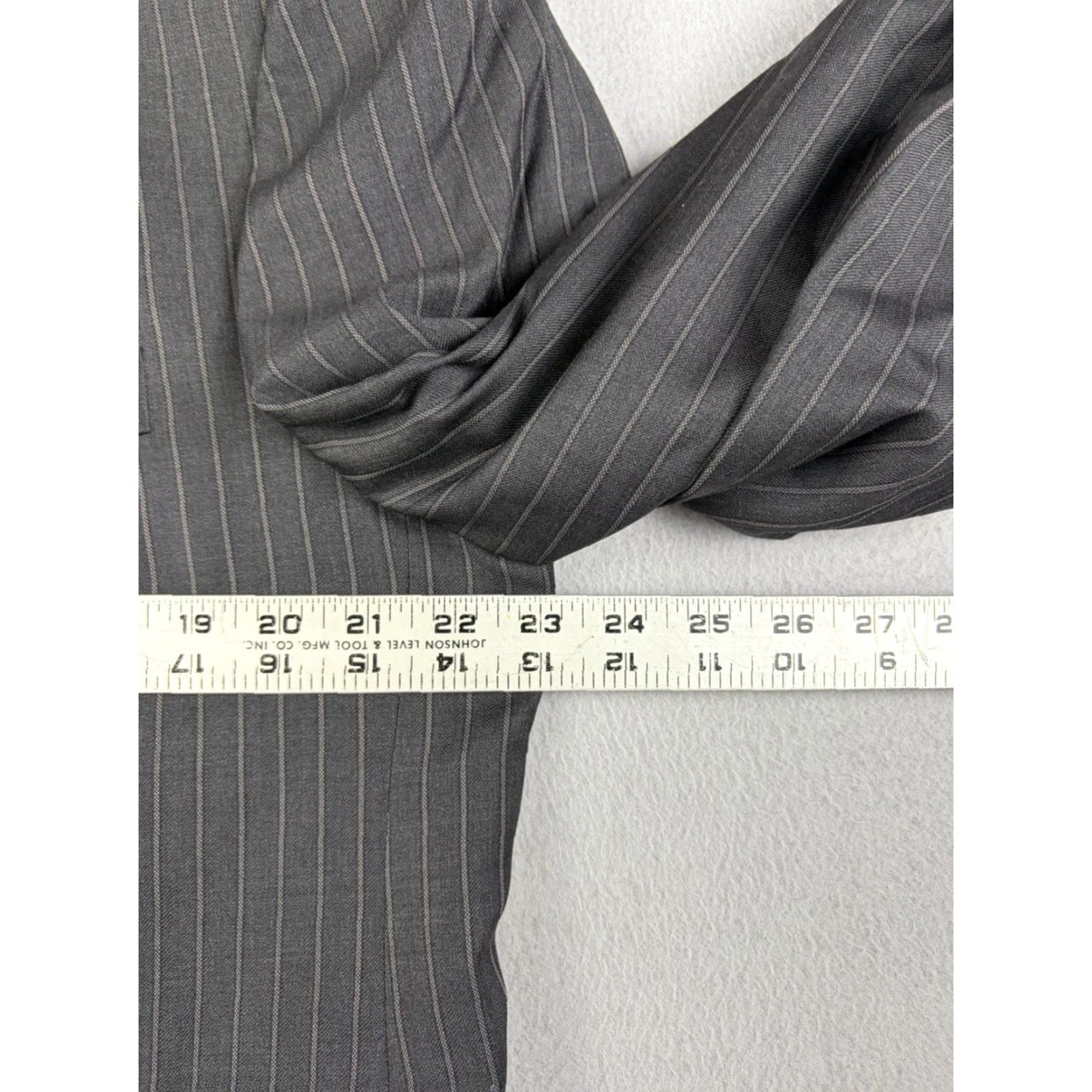 Peter Millar VINTAGE Peter Millar Blazer Jacket Men’s 44 Regular Wool Striped Gray Two-Button Sports 2 Piece Chest 44 in Mens Size 44R - 6 Thumbnail