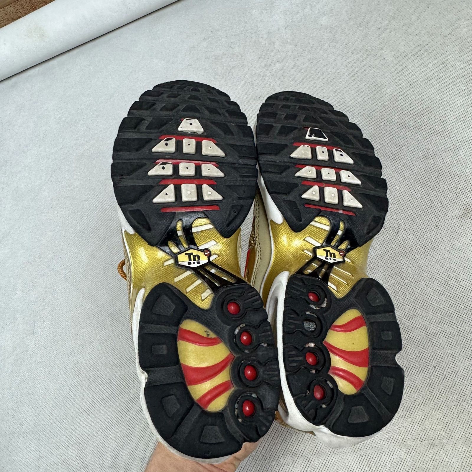 Nike Nike Air Max Plus AR0259-700 Gold Running Sneakers Shoes 5 Size US 5 / IT 35 - 12 Thumbnail