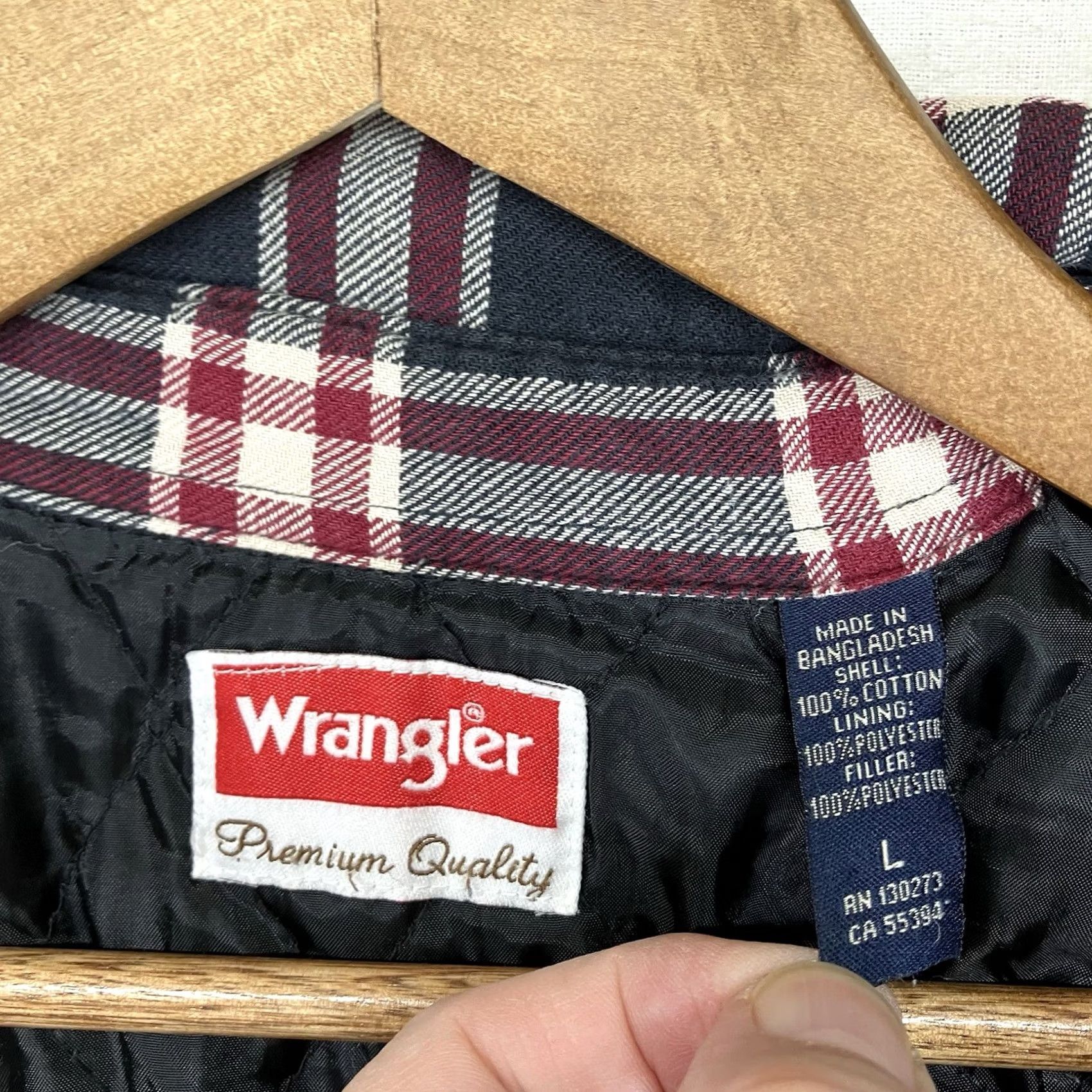 Wrangler VINTAGE Wrangler Mens Shacket Plaid Flannel Quilt Lined Shirt Jacket 90s Grunge Large Side Pocket Black Cotton Button-Up Outdoors Mens Regular L Size US L / EU 52-54 / 3 - 4 Thumbnail