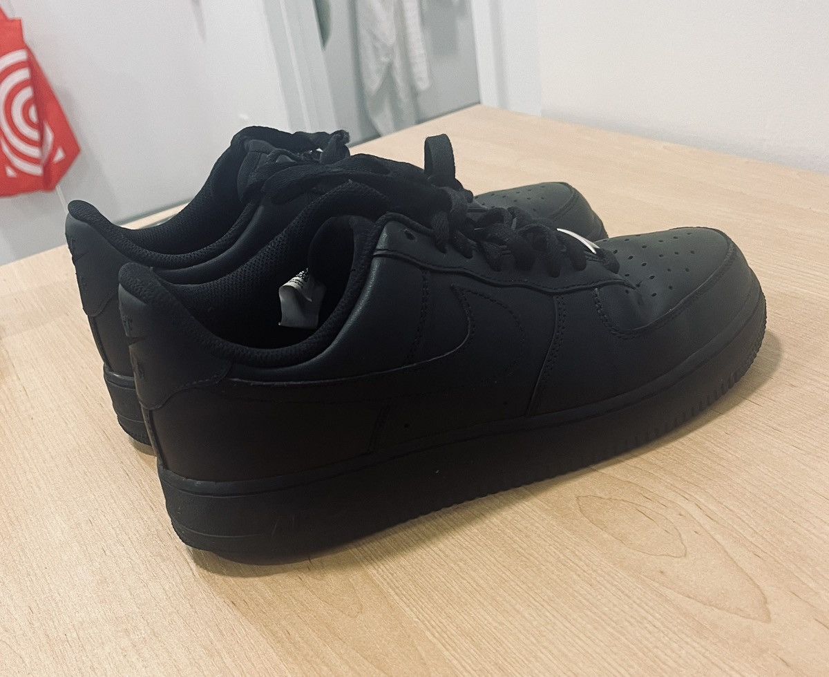 Nike Nike Air Force 1 Black Trainers Size US 9 / EU 42 - 4 Thumbnail