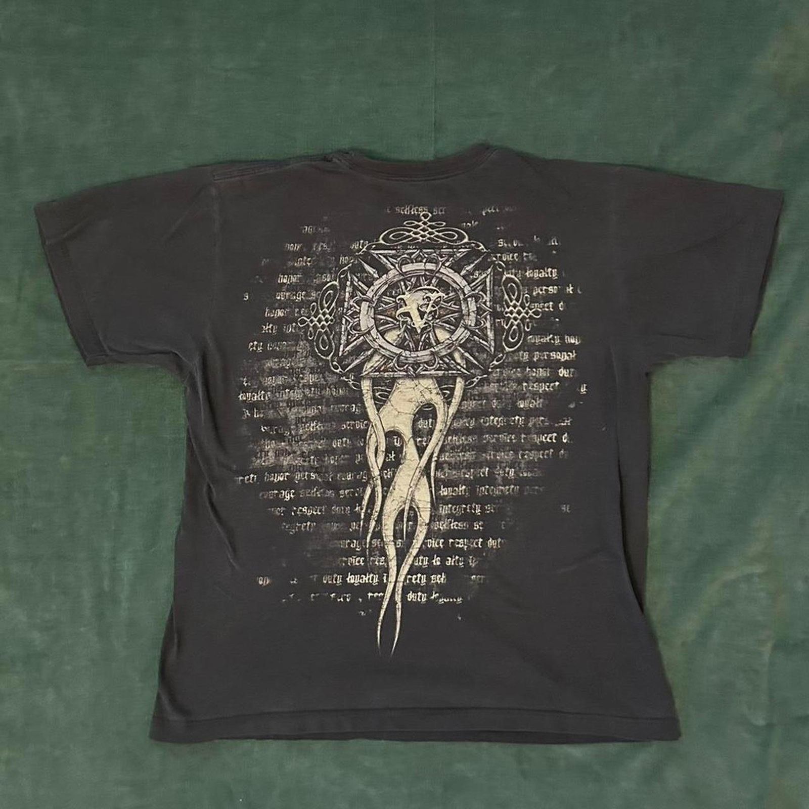 Other Y2k grunge skull tee Size US L / EU 52-54 / 3 - 3 Thumbnail