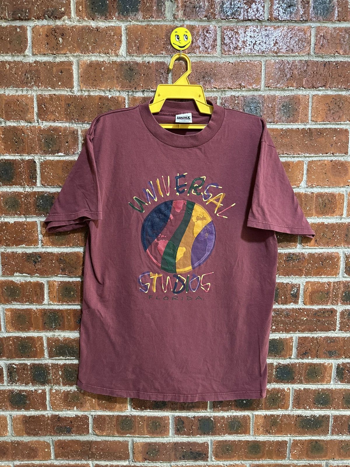 Tultex × Universal Studios × Vintage Vintage Tultex Universal Studios Faded Tee Size US L / EU 52-54 / 3 - 1 Thumbnail