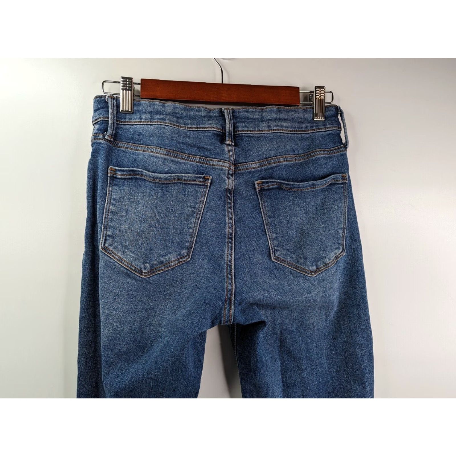 Old Navy Old Navy Jeans Womens Size 10 Denim Mid Rise Skinny Blue 28 in Inseam 28.5 in 28 in Waist Rocker? Size 28" / US 6 / IT 42 - 6 Thumbnail