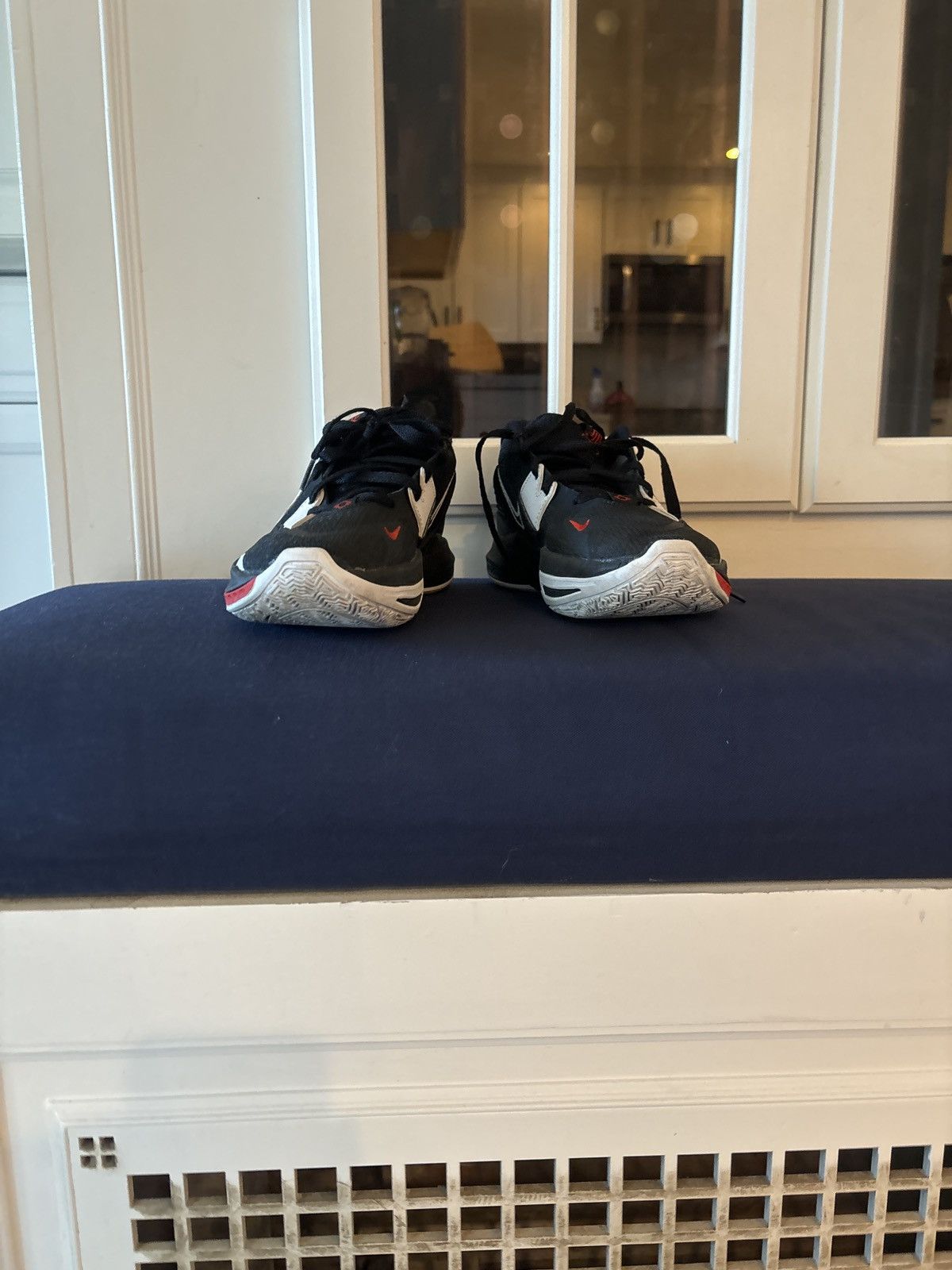 Nike Nike Kyrie Low 5 Dominoes 7.5 Used Size US 7.5 / EU 40-41 - 3 Thumbnail