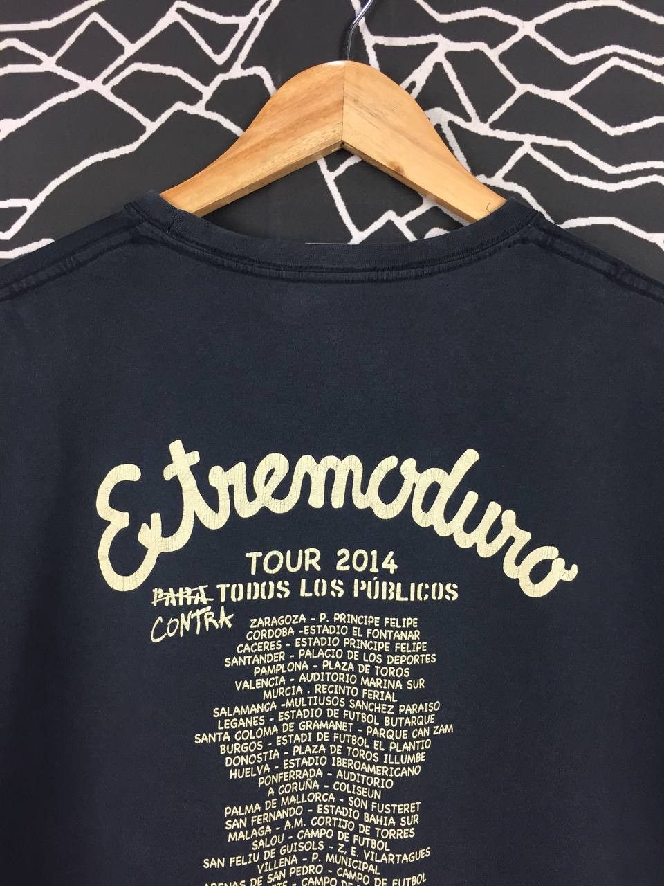 Band Tees × Vintage Extremoduro Spanish Punk Rock Band Tour 2014 Tee Size US L / EU 52-54 / 3 - 7 Thumbnail
