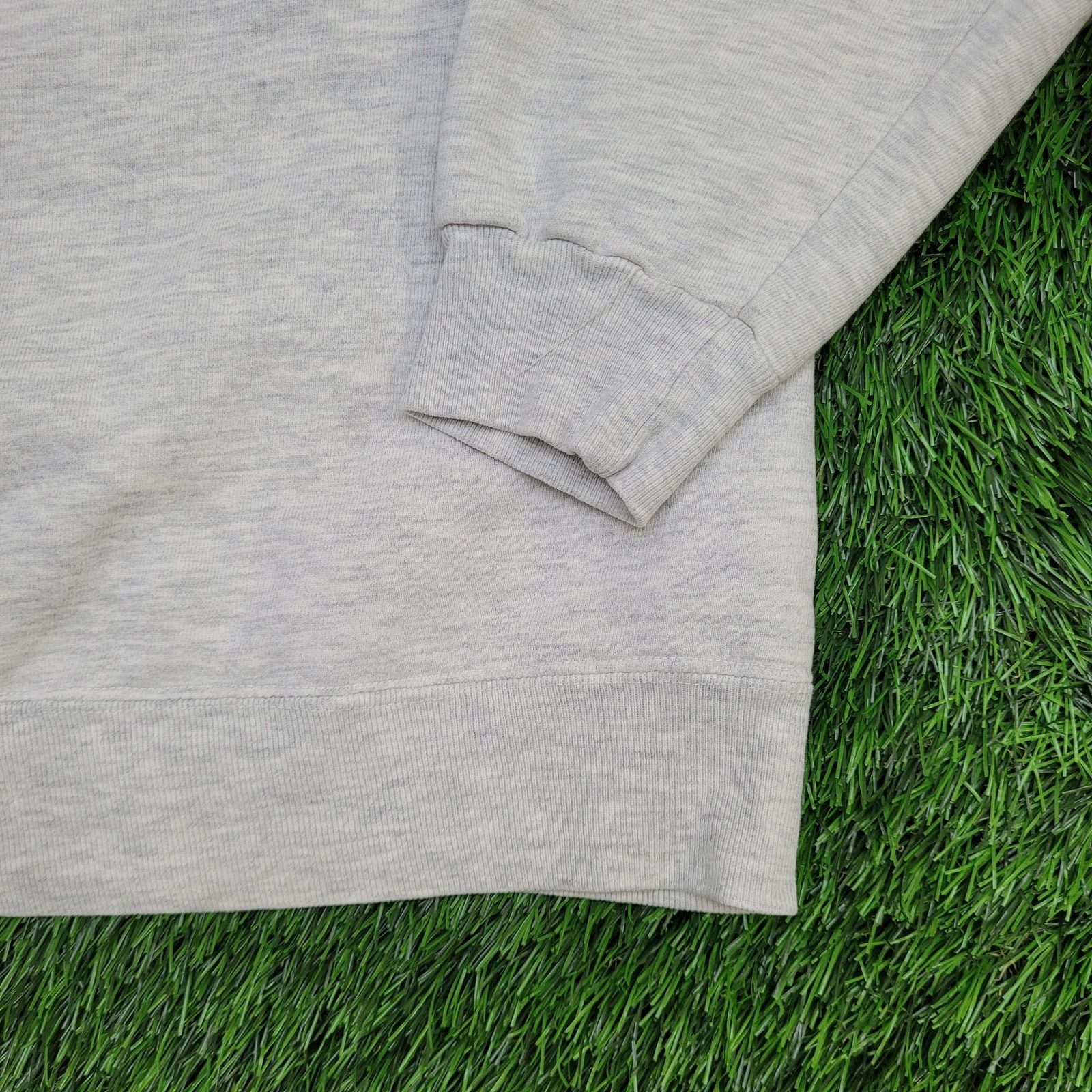 Champion VTG Y2K Champion Boxy Cropped Sweatshirt XL Script Spellout Size XL / US 12-14 / IT 48-50 - 5 Thumbnail