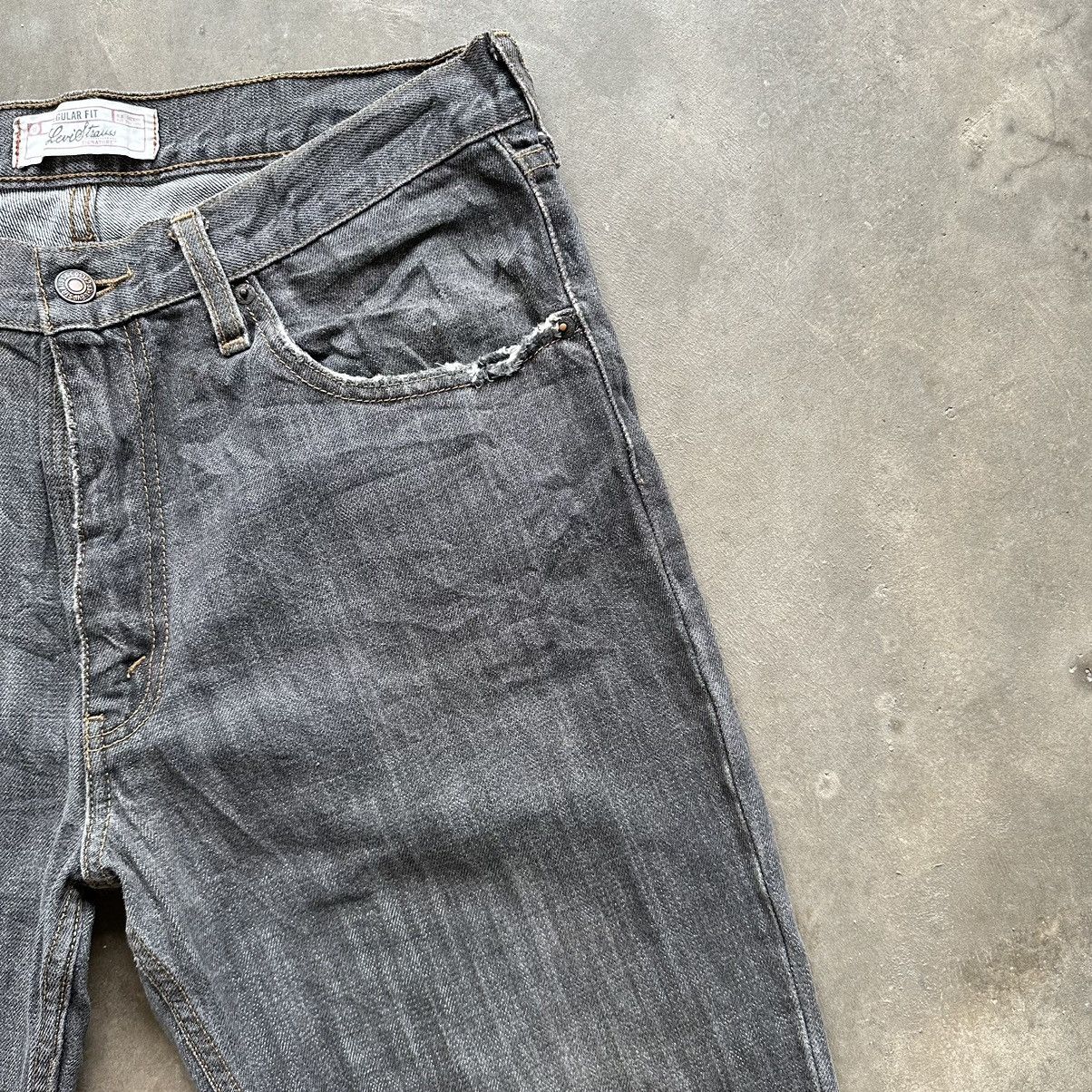 Levi's W32 🔥 Levi’s Strauss & Co Distressed Faded Denim Jean Pant Size US 32 / EU 48 - 5 Thumbnail