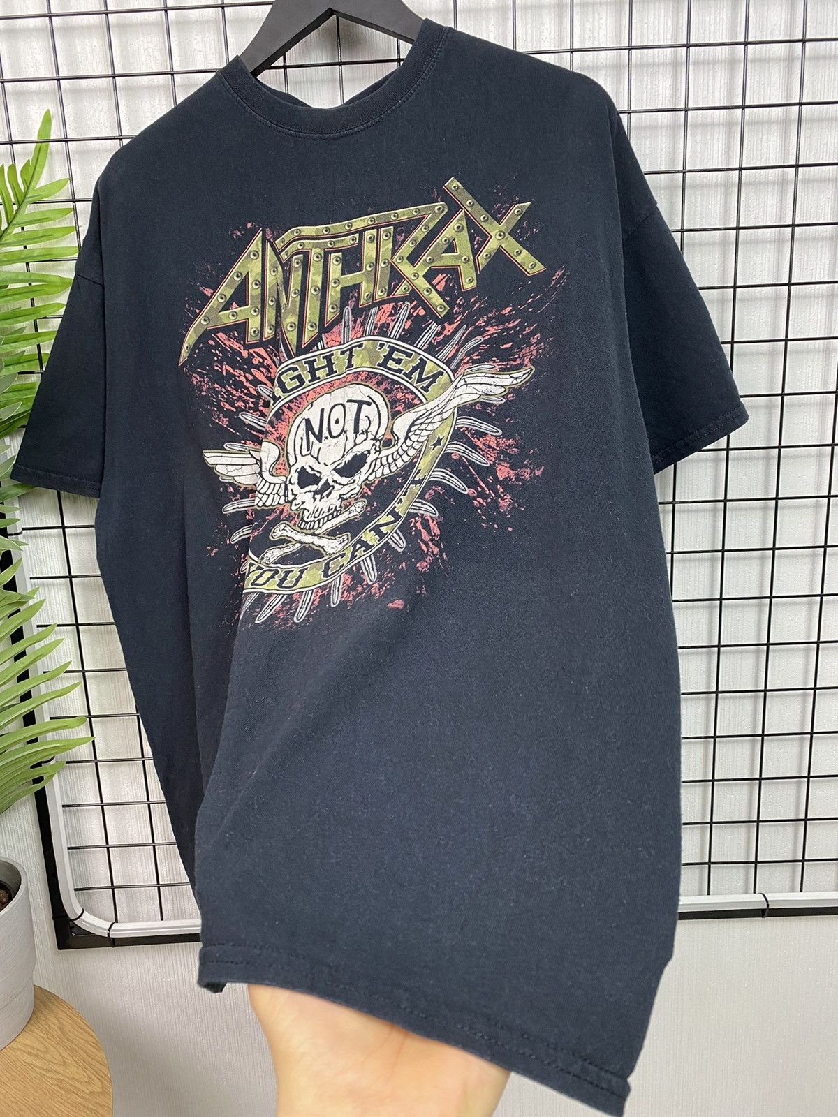 Band Tees Anthrax “fight em till you can’t” T-Shirt Men oversized L Size US XXL / EU 58 / 5 - 9 Thumbnail