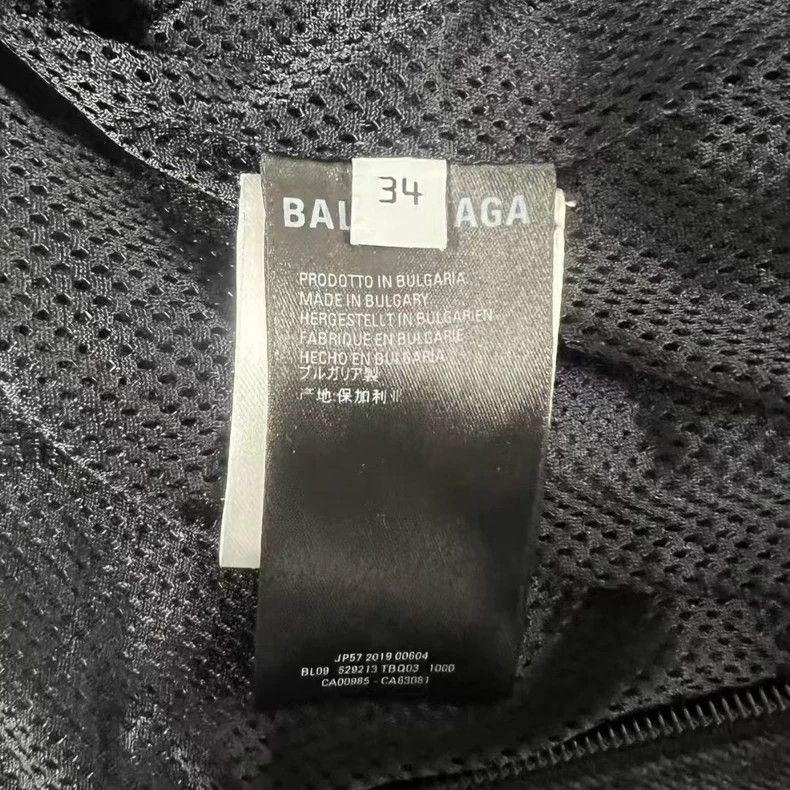 Balenciaga Balenciaga size 34 Monogrammed Logo Patchwork Denim Jacket Size US XS / EU 42 / 0 - 5 Thumbnail