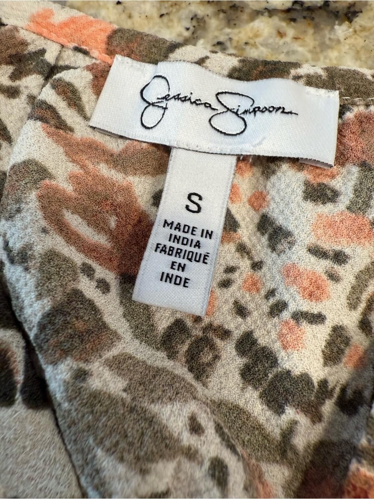 Other Jessica Simpson botanical top neutral hues long sleeves SM Size S / US 4 / IT 40 - 5 Thumbnail