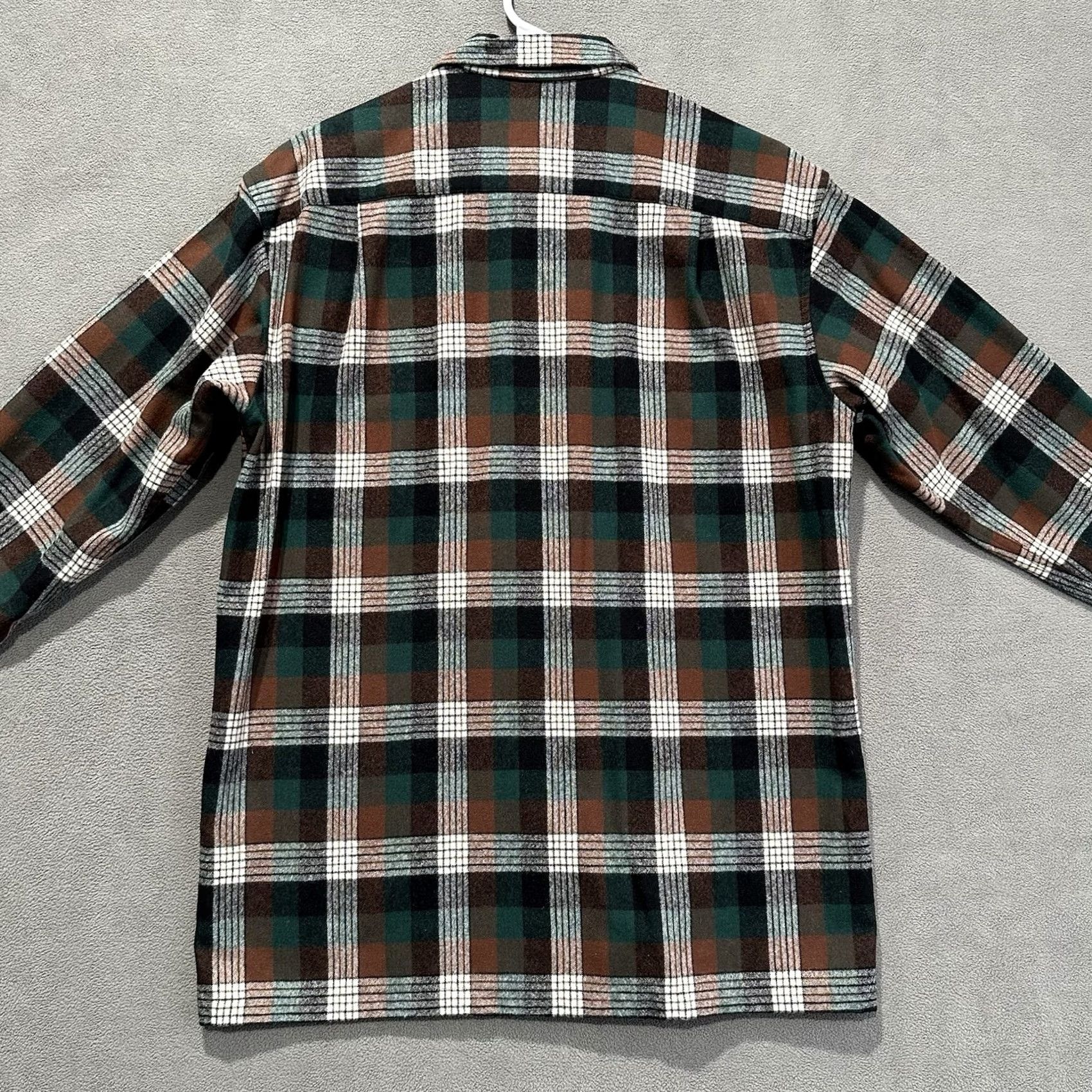 Pendleton Pendleton Board Shirt Mens M Brown Green Plaid Wool Loop Collar The Original EUC Size US M / EU 48-50 / 2 - 2 Thumbnail