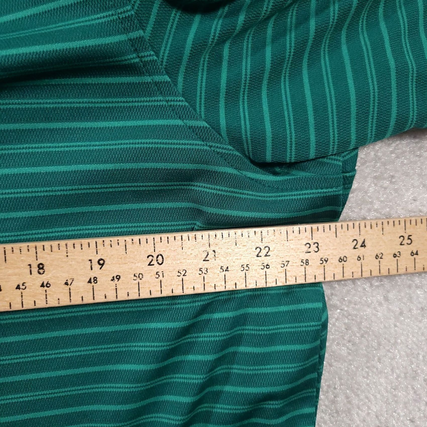 Croft & Barrow Croft & Barrow Polo Performance Shirt Men's L Green Stripe Short Sleeve Polo Shirt Green Stripe Classic Fit Size US L / EU 52-54 / 3 - 5 Thumbnail