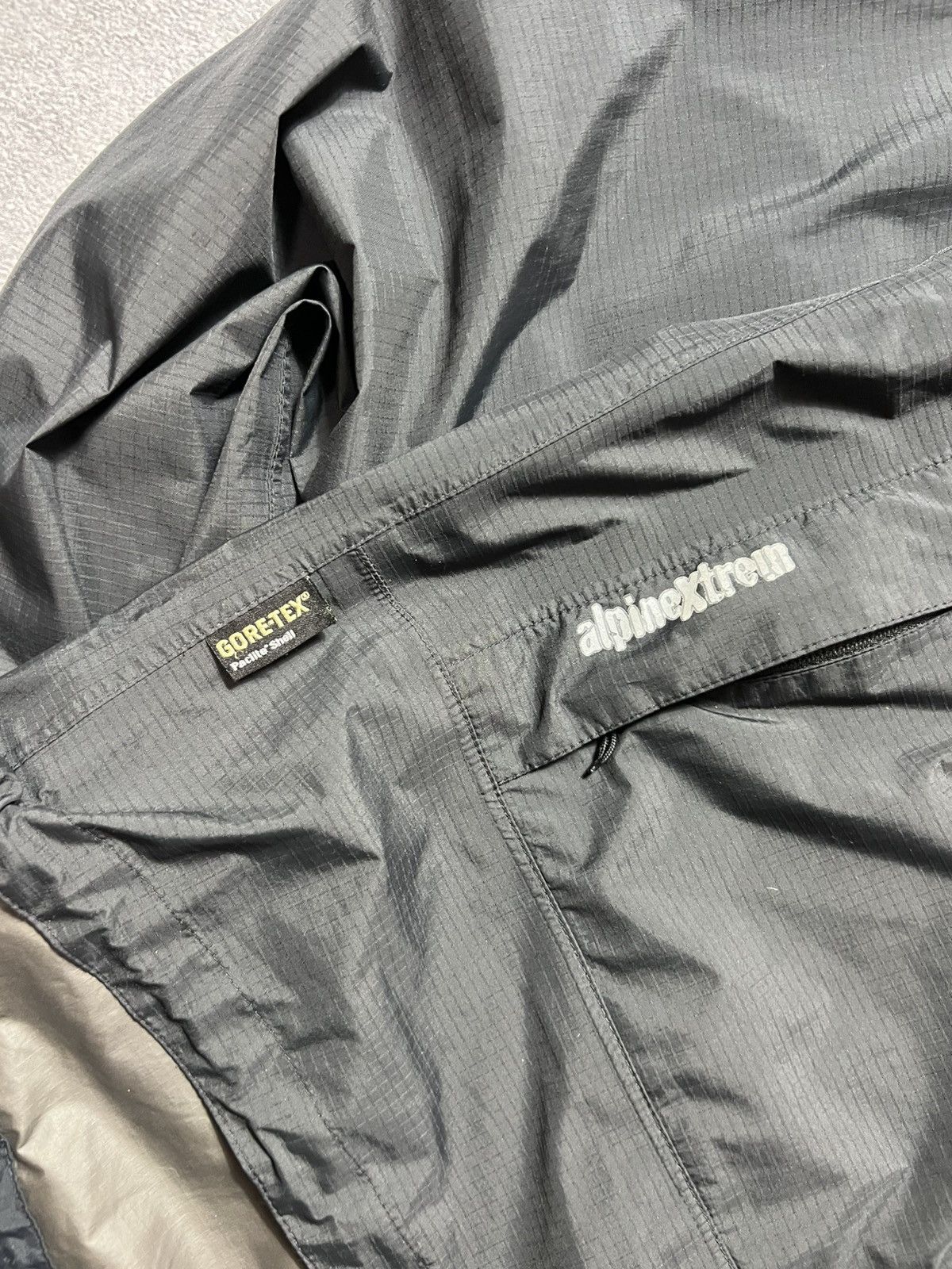 Japanese Brand Salewa Alpine Extreme Gore-Tex Gorpcore Outdoor Rain Jacket Size M / US 6-8 / IT 42-44 - 4 Thumbnail