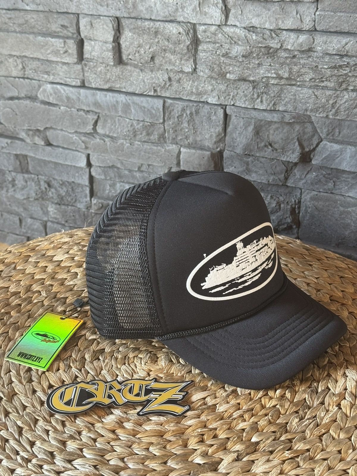 帽子 ALCATRAZ PUFF PRINTTRUCKER HAT Corteiz Alcatraz Premium Puff Print Trucker Hat Black/Black - SS23