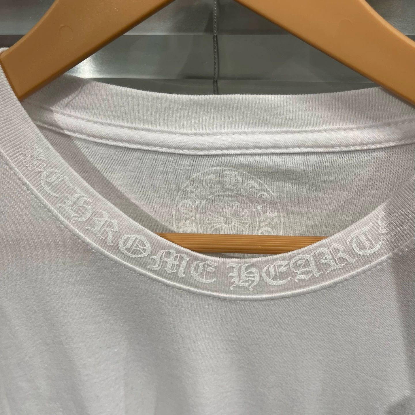 Chrome Hearts Chrome Hearts White Gothic Script Logo Crewneck LS M Size US M / EU 48-50 / 2 - 3 Thumbnail