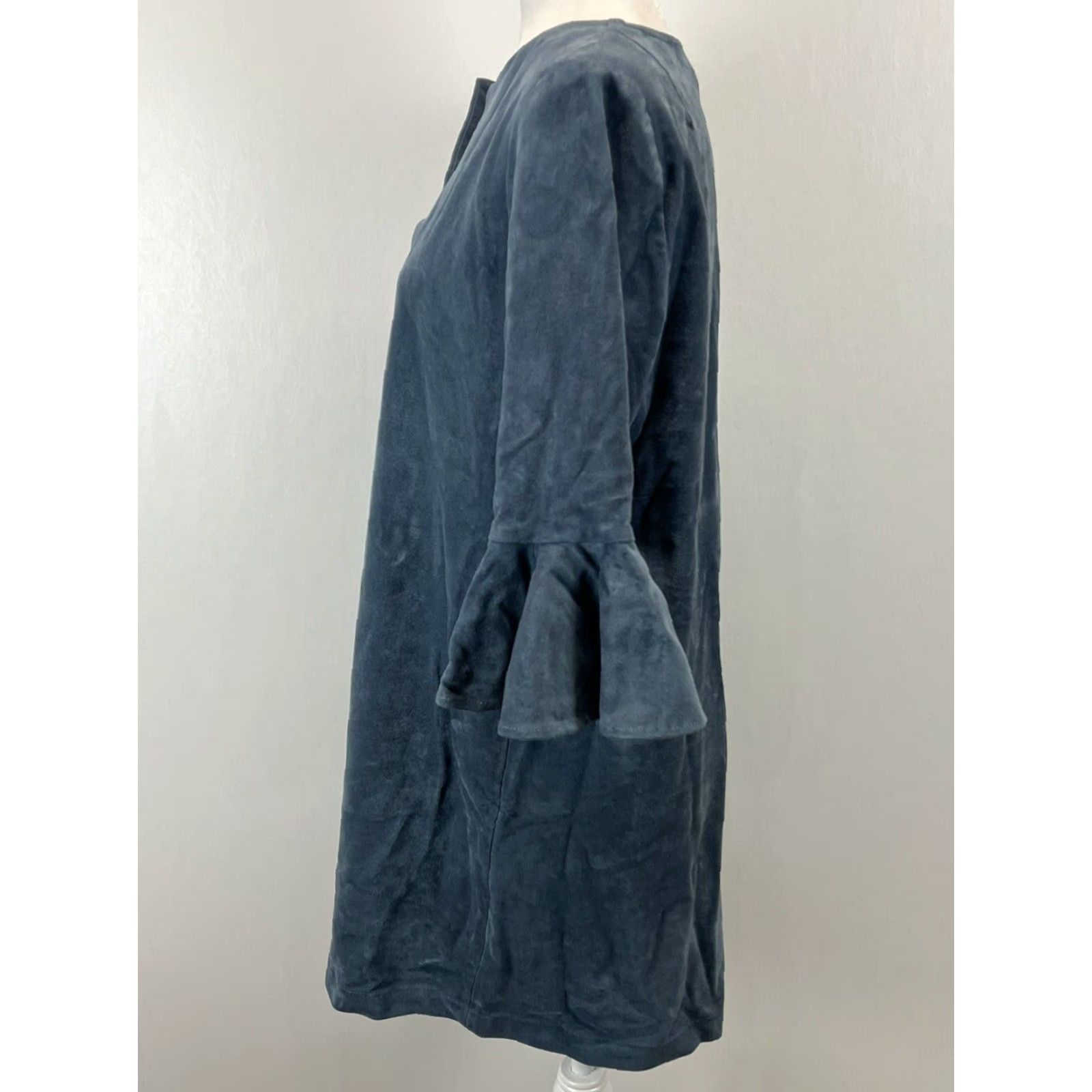 Bcbgmaxazria BCBGMAXAZRIA Faux Suede Dress Medium M Blue Bell Sleeve Short Shift Dress Sizing: Regular Women’s GUC Blue/Gray Bell Sleeves Size M / US 6-8 / IT 42-44 - 2 Thumbnail