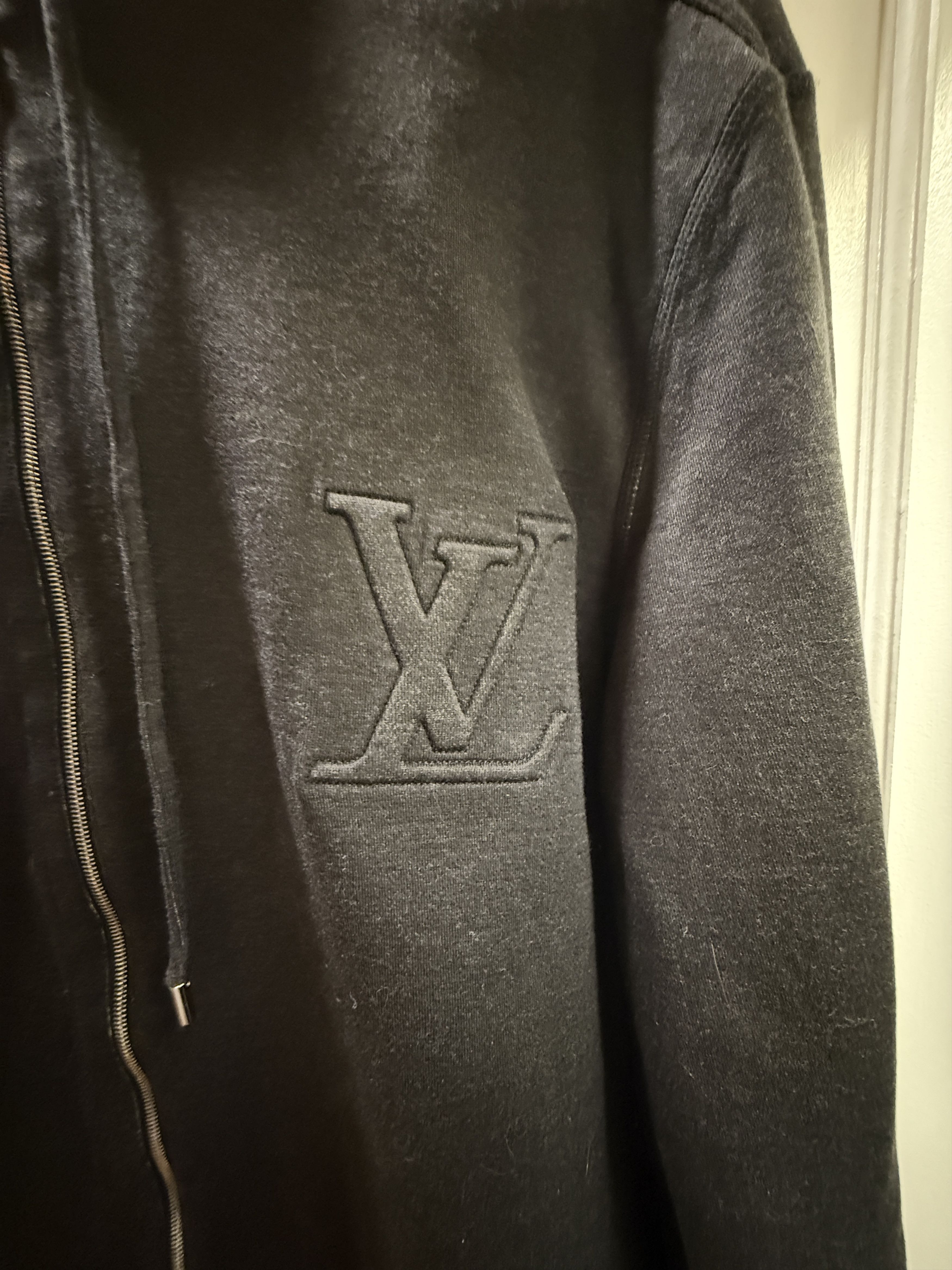 Louis Vuitton Louis Vuitton LV Logo Hooded Sweatshirt XXL Dark Charcoal Size US XXL / EU 58 / 5 - 2 Thumbnail